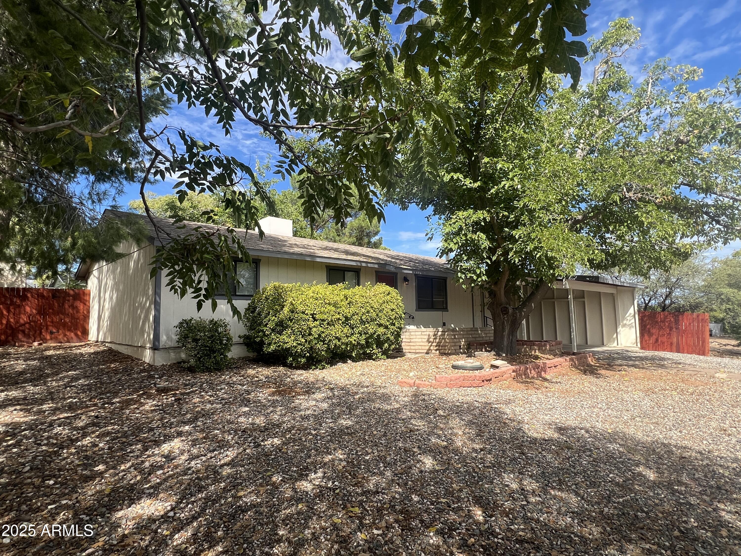 3922 E Del Rio Drive