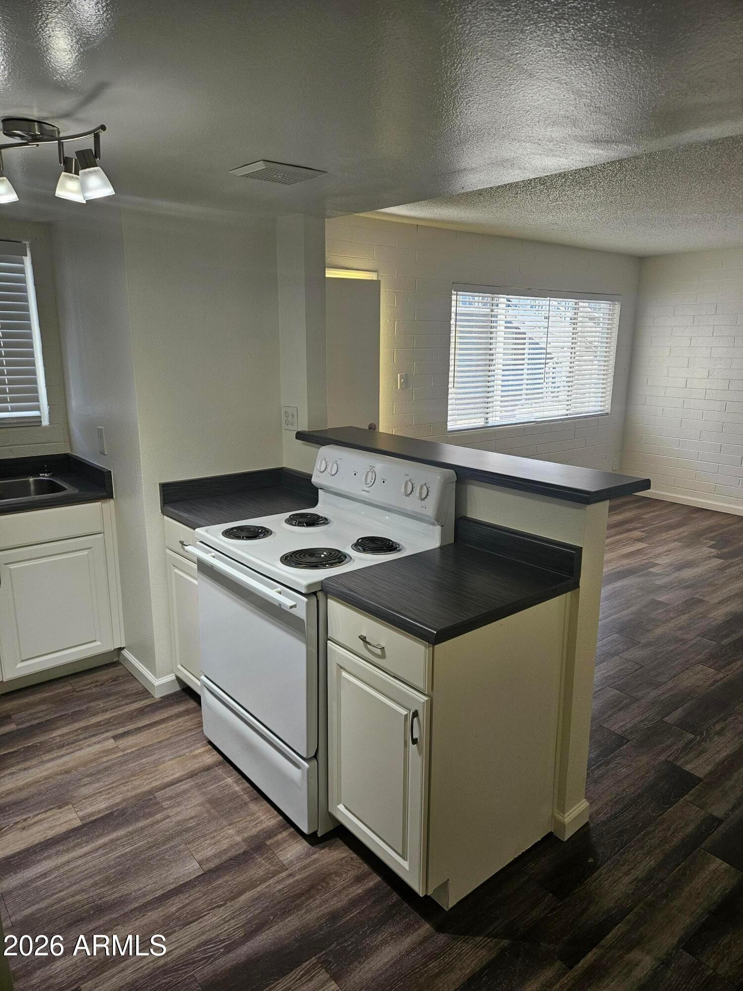 521 E Bethany Home Road