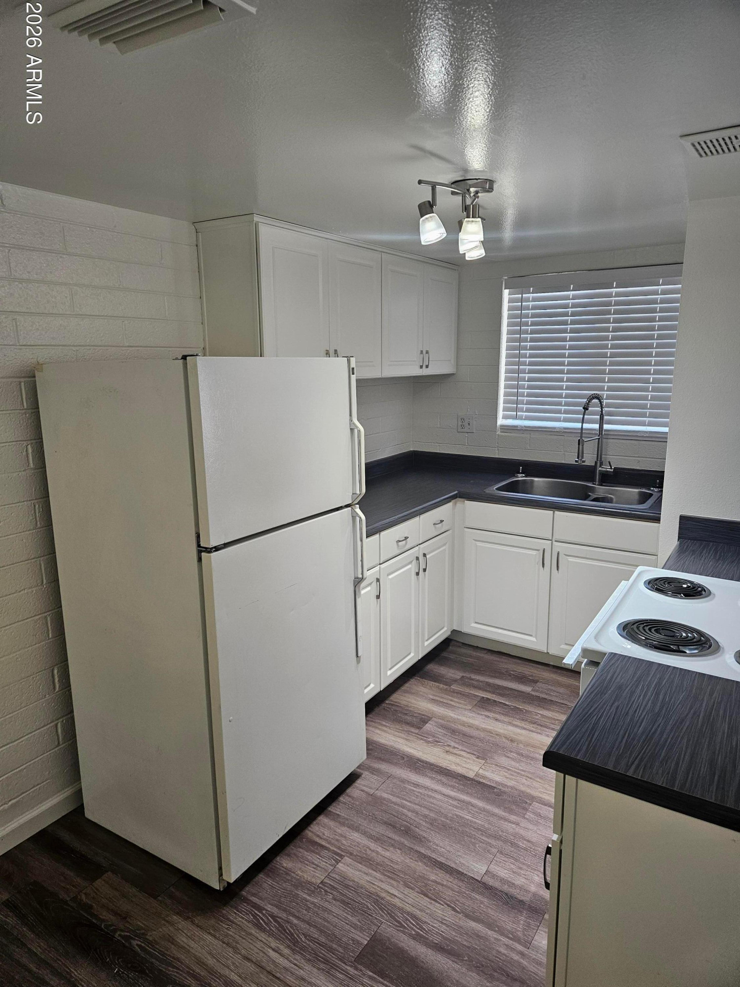521 E Bethany Home Road