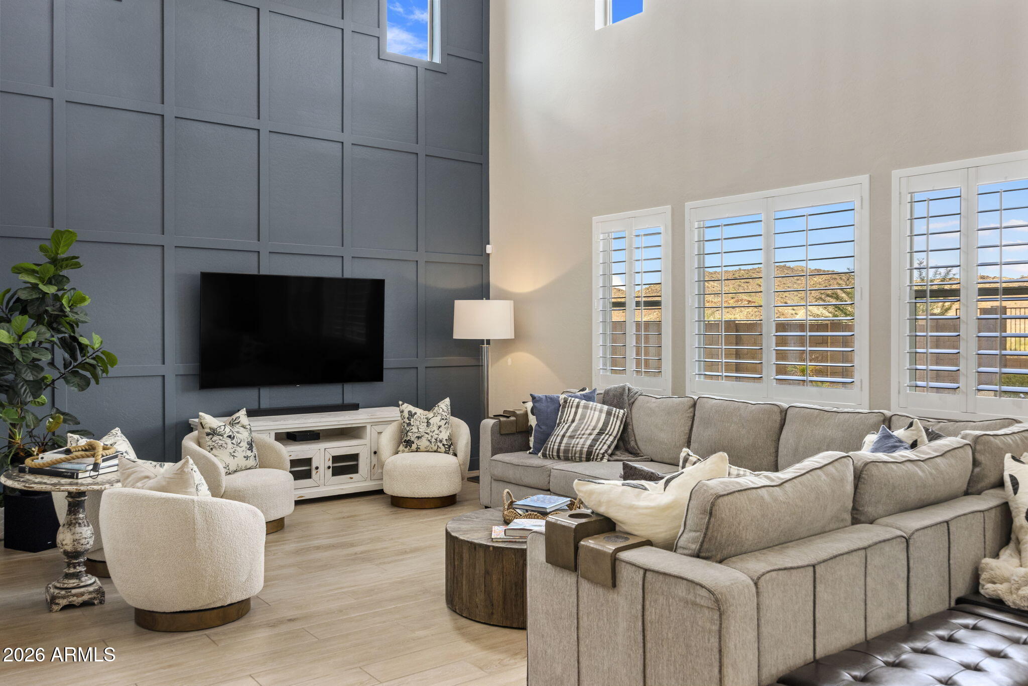 1838 E VILLA LINDA Drive