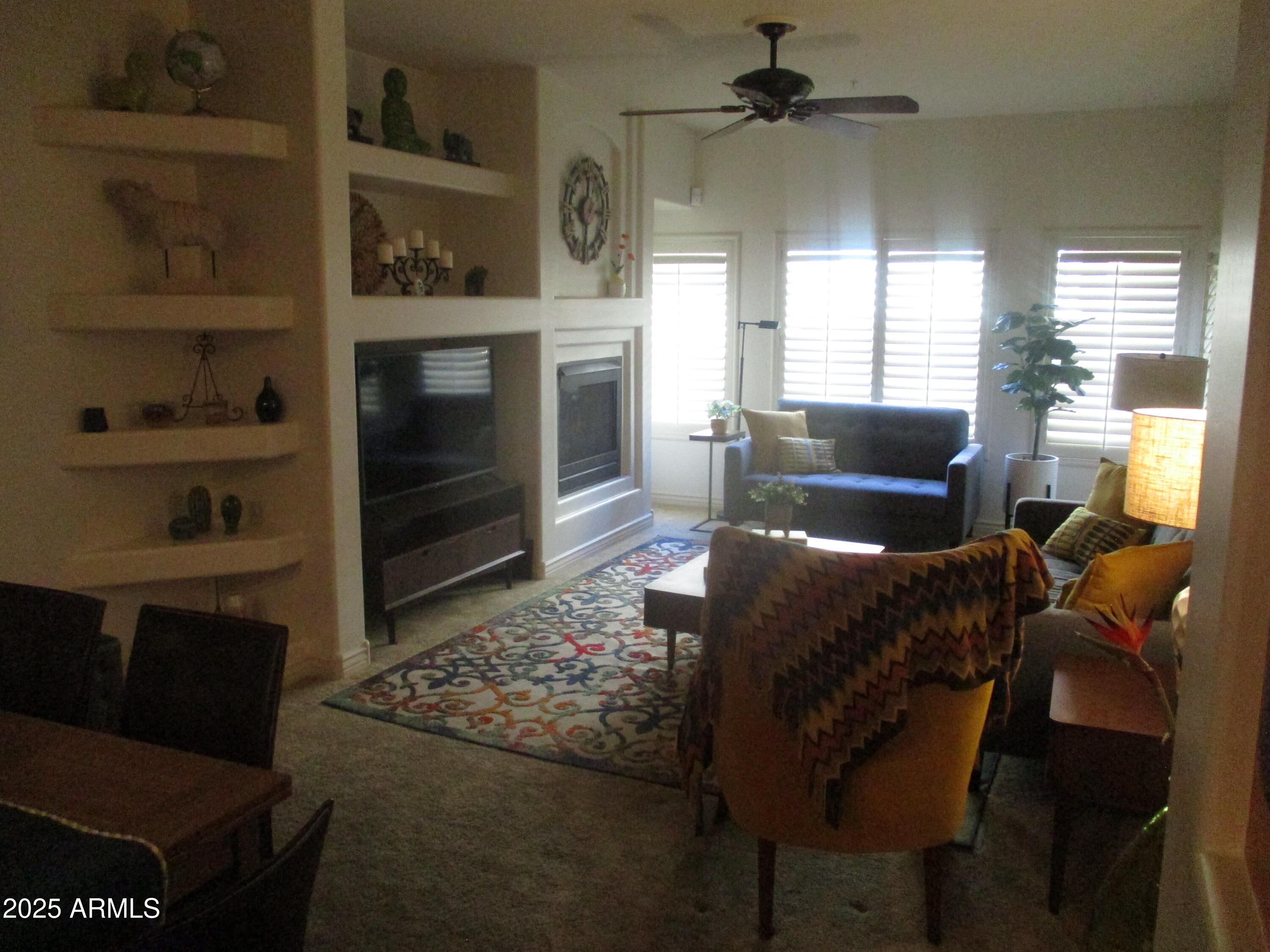 5350 E DEER VALLEY Drive 2440