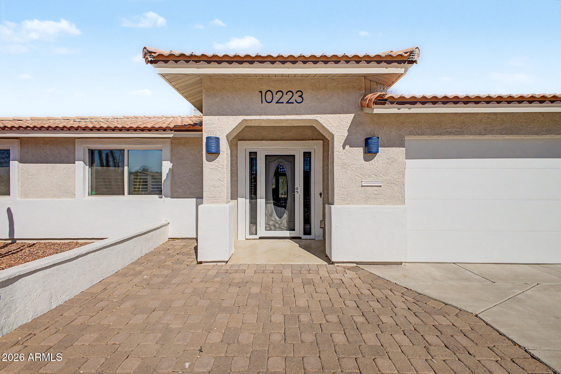 10223 W DESERT HILLS Drive