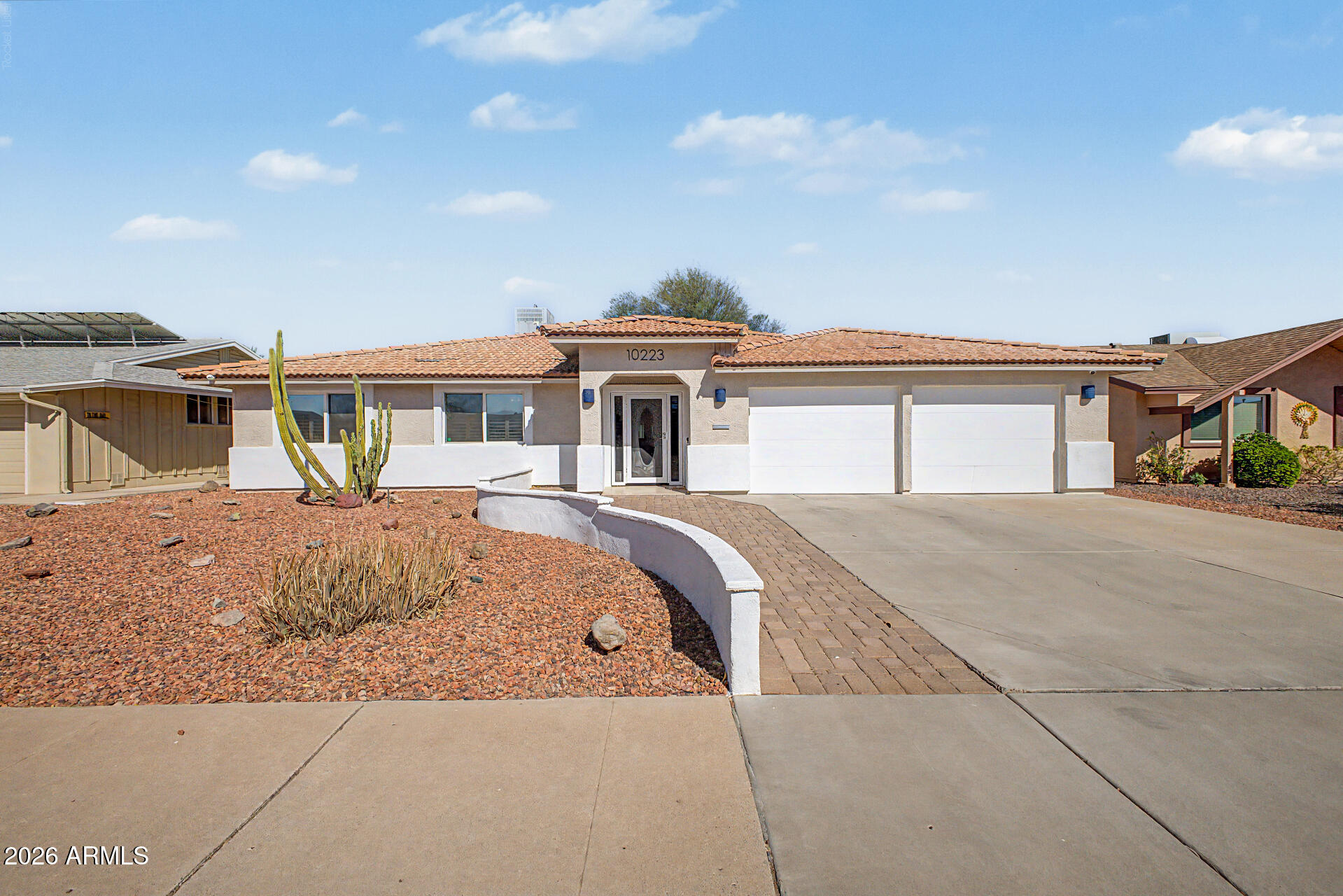 10223 W DESERT HILLS Drive