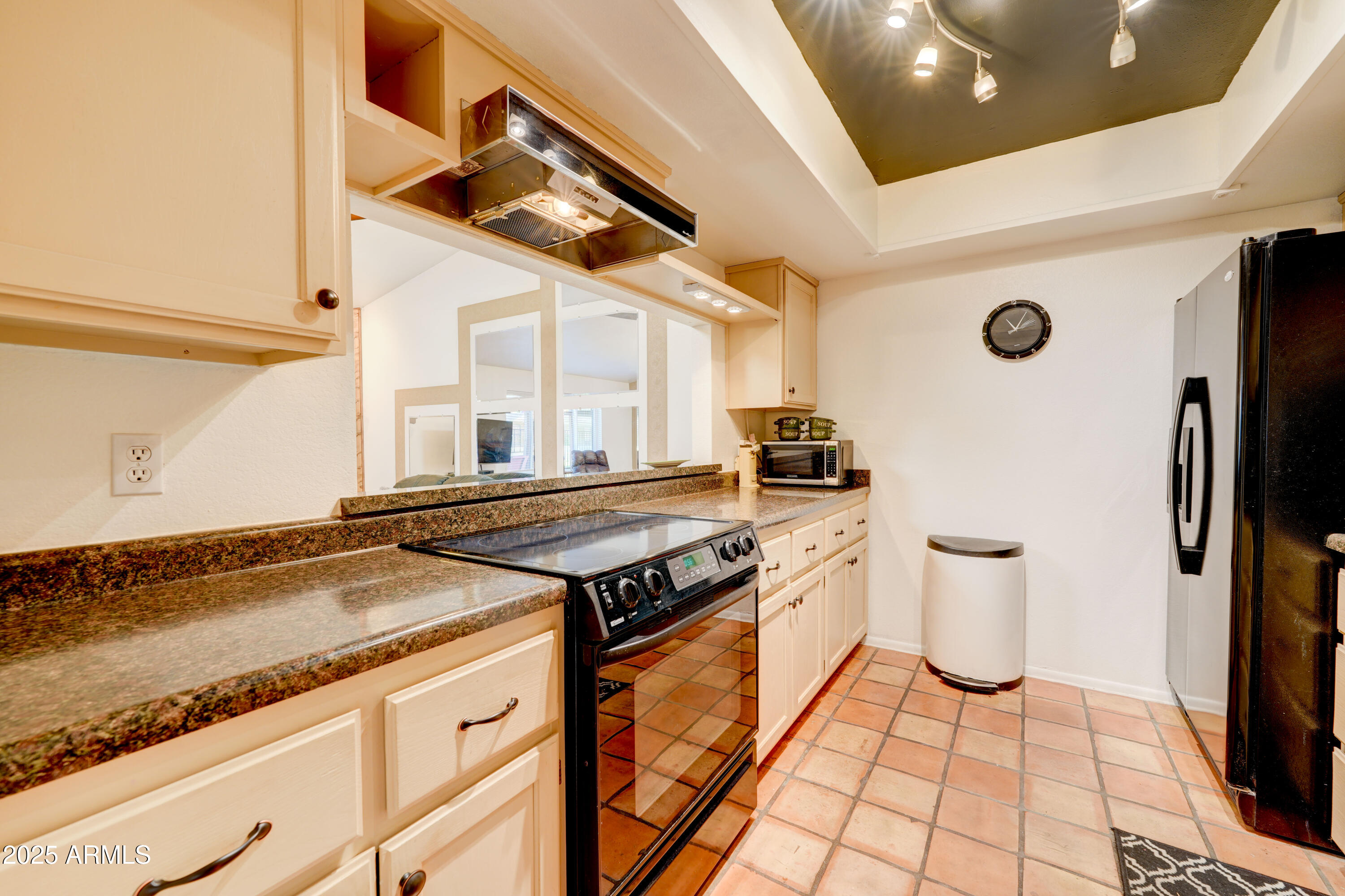 2329 N Recker Road 83