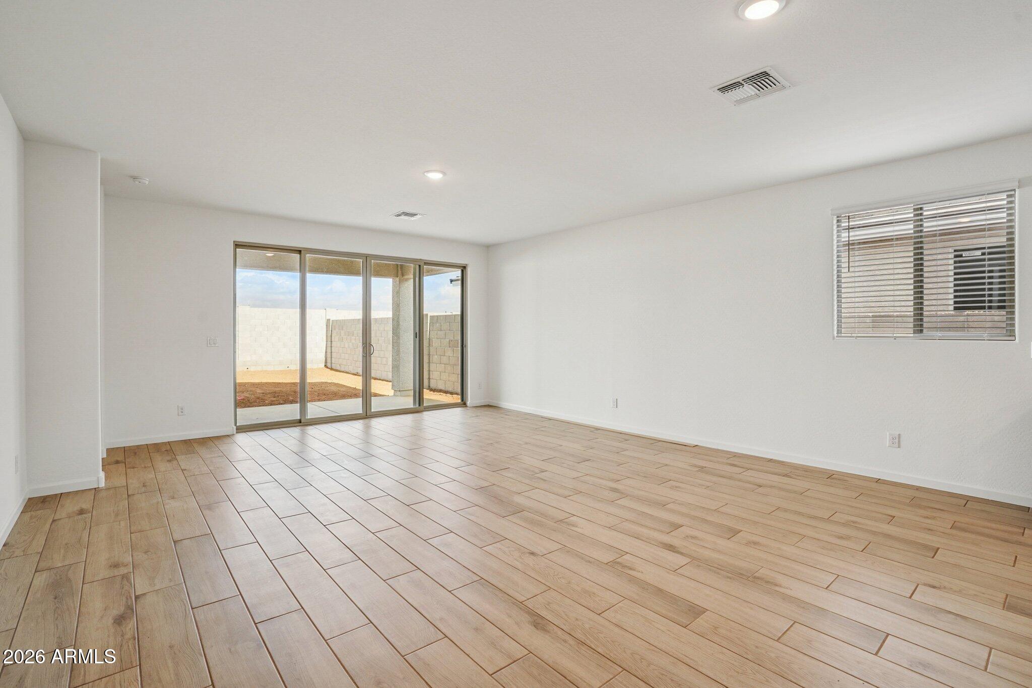 15720 W CAMDEN Avenue