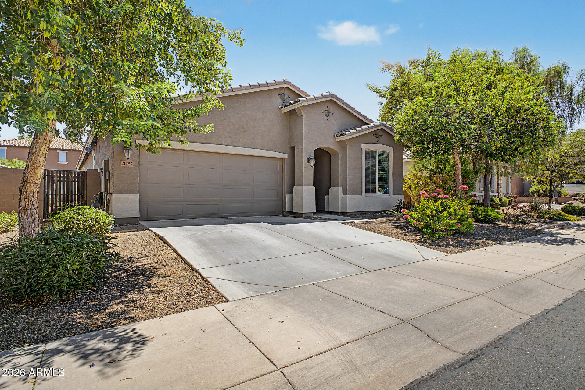 21257 W BERKELEY Road