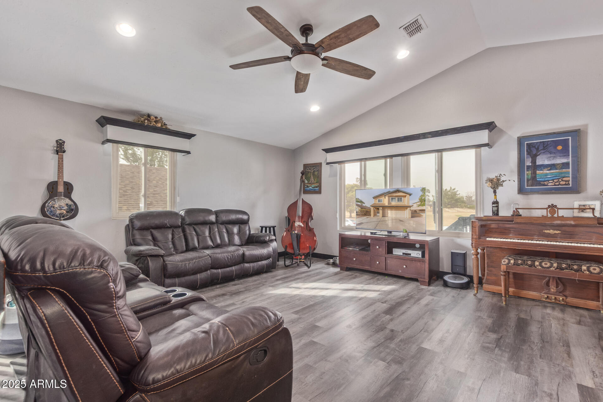 921 S VAL VISTA Drive 59