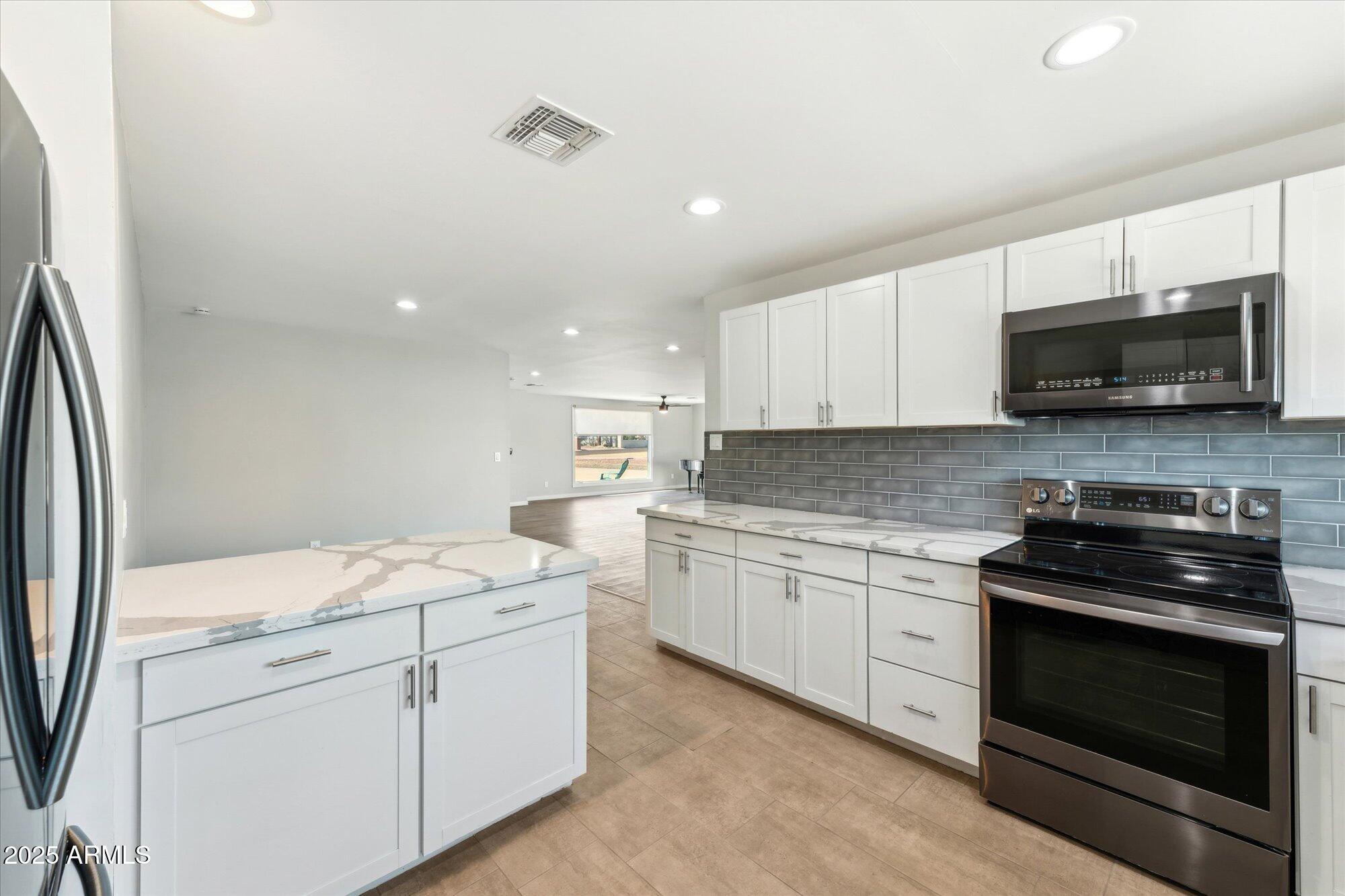 428 E KACHINA Trail