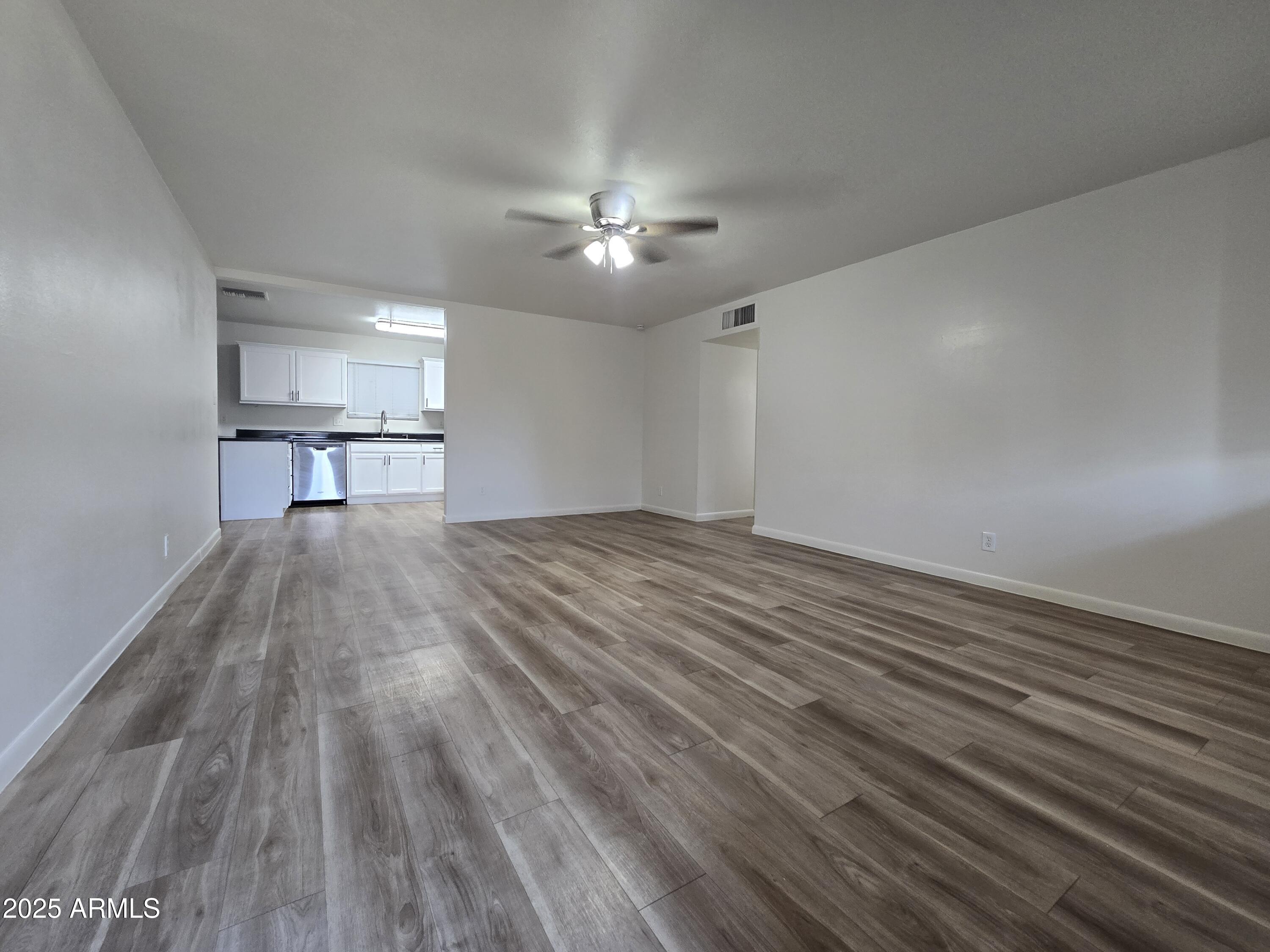 3207 W JOAN DE ARC Avenue