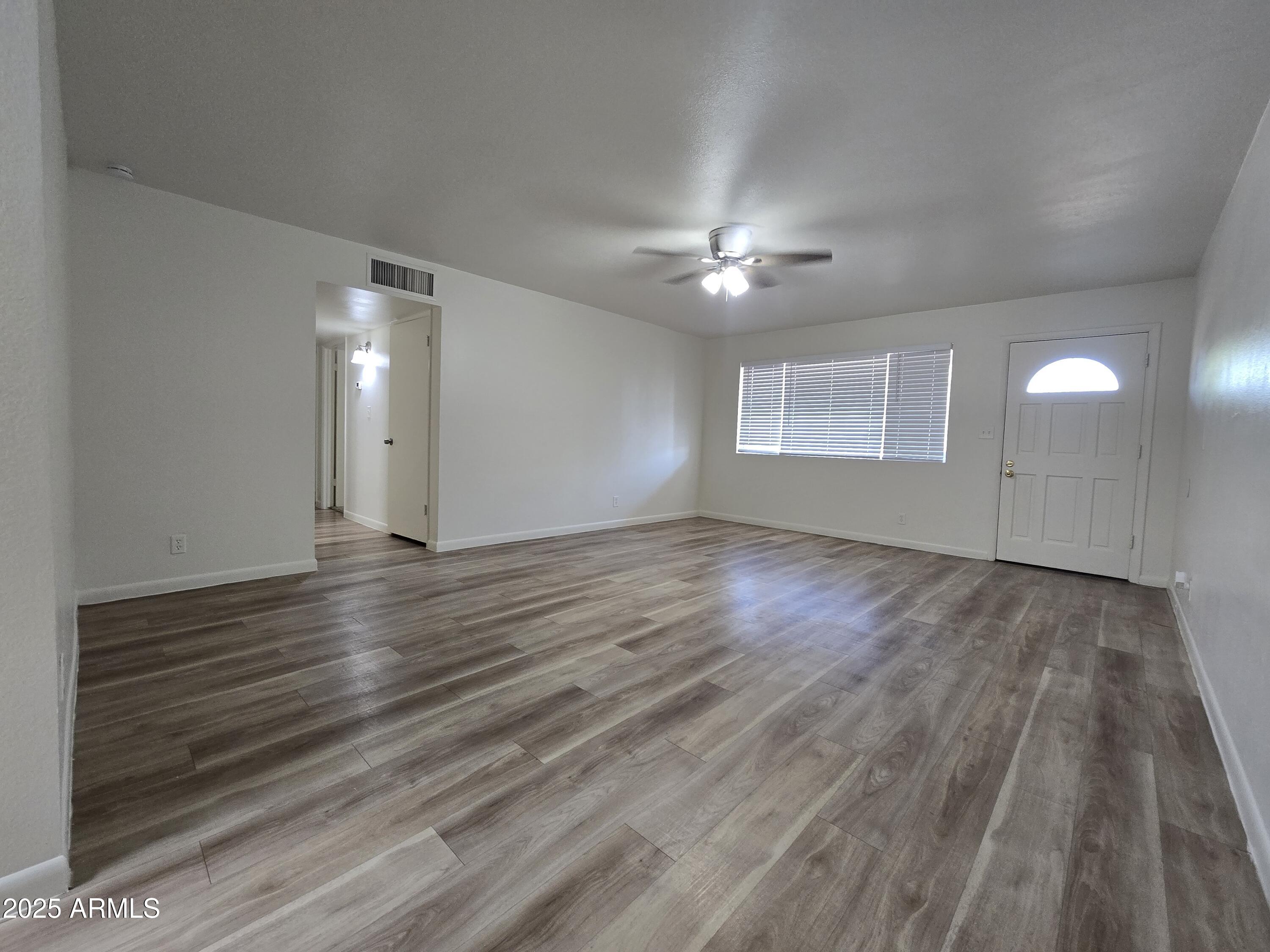 3207 W JOAN DE ARC Avenue