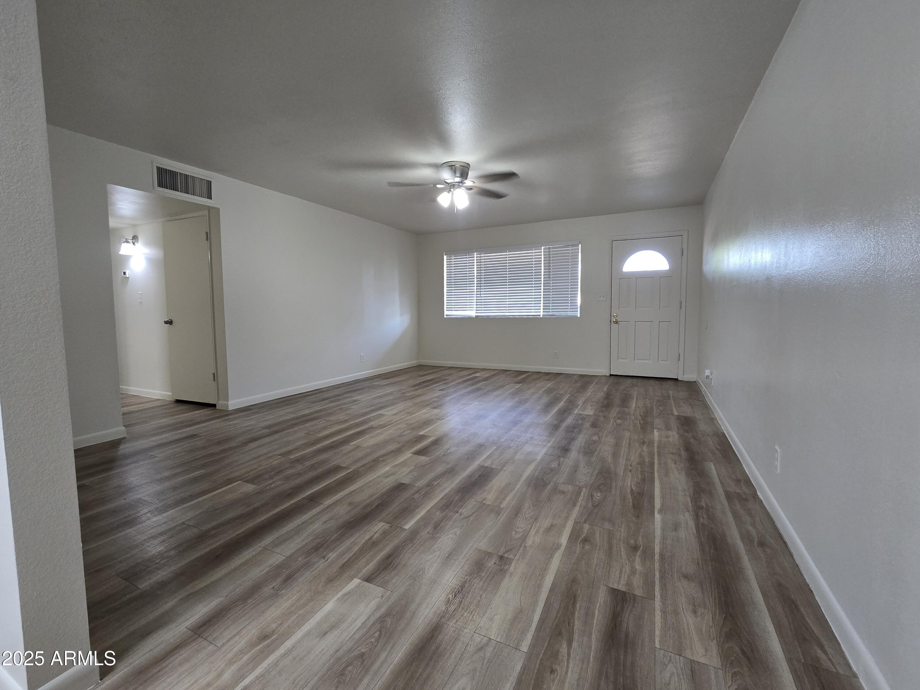 3207 W JOAN DE ARC Avenue