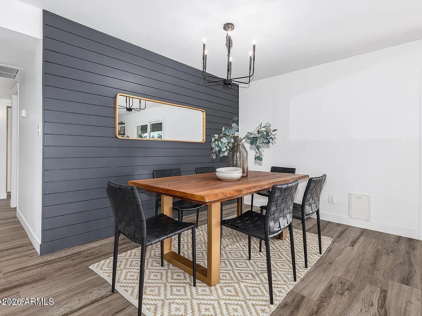 2529 E COMMONWEALTH Circle