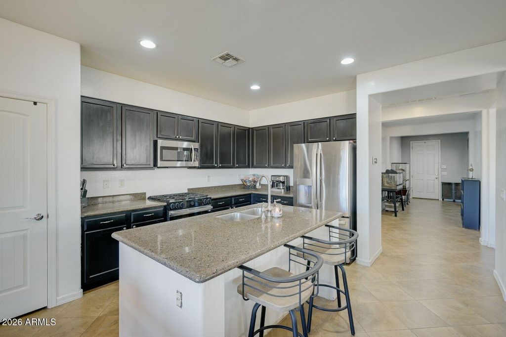 Photo of 40884 W Bedford Drive, Maricopa, AZ 85138 (MLS # 6972459)