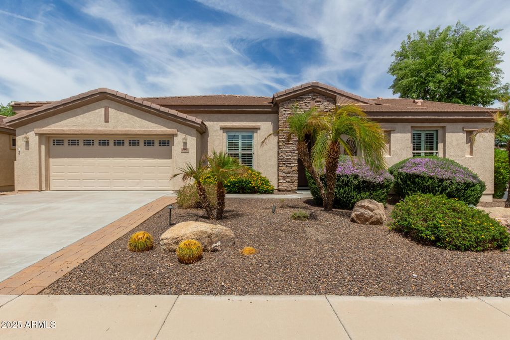 Photo of 4556 E Carob Drive, Gilbert, AZ 85298 (MLS # 6921272)