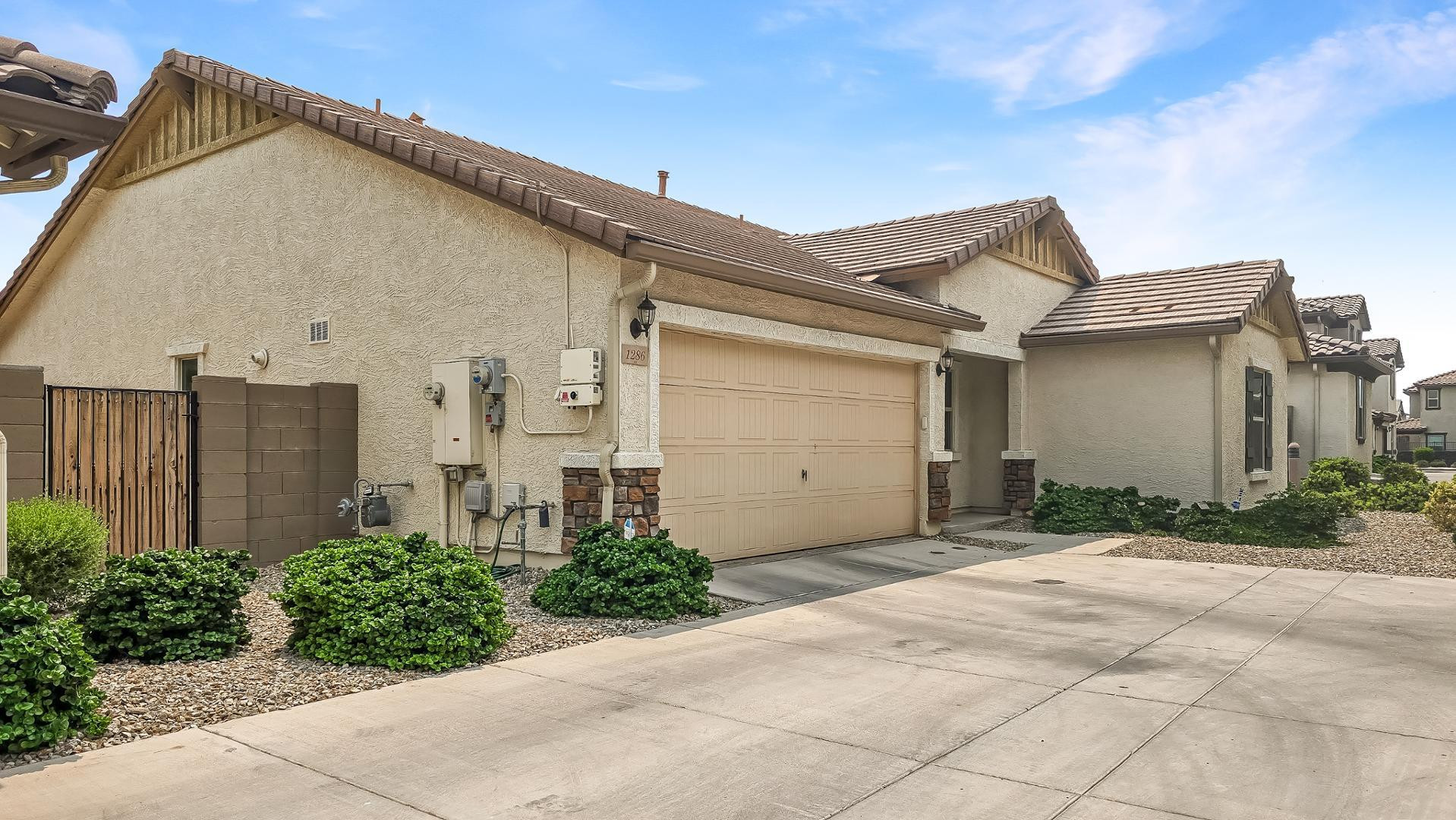 1286 N 165th Avenue