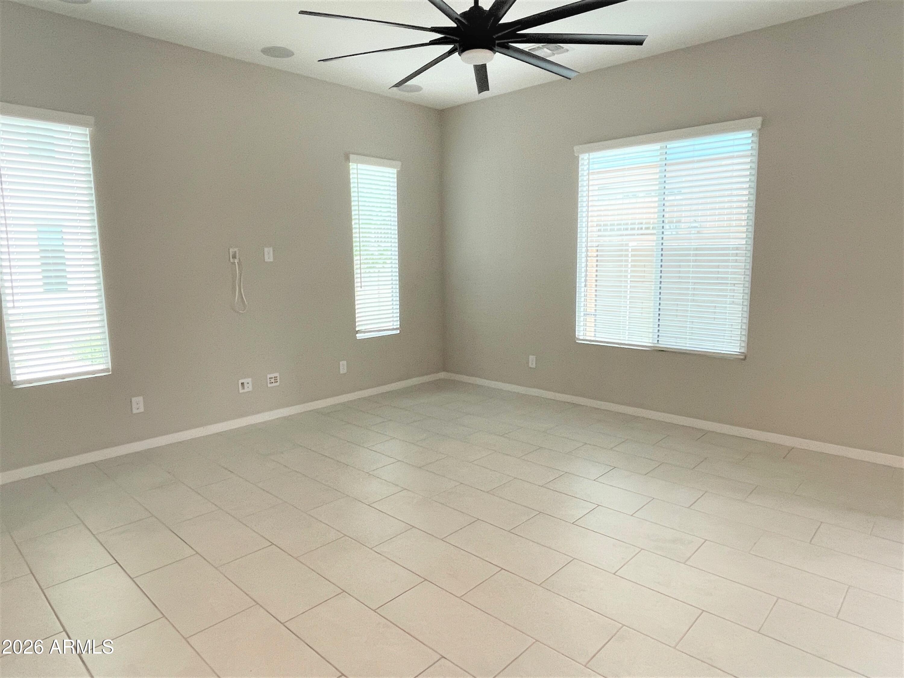901 S Smith Road 1047