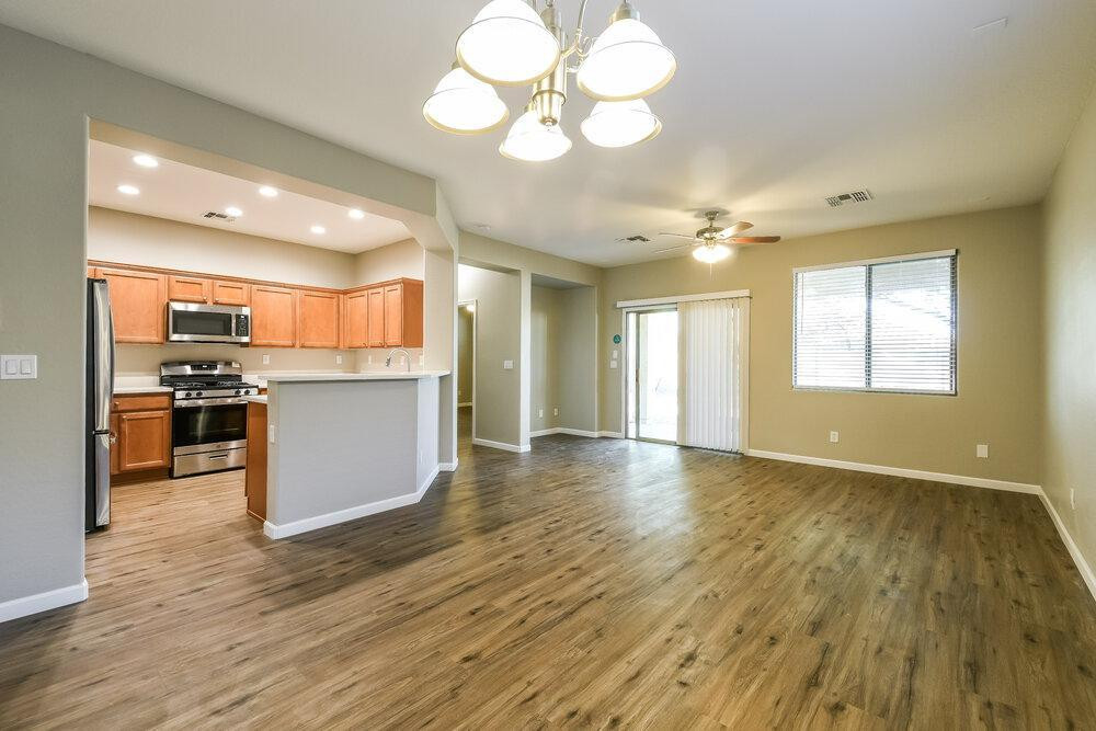 39520 N Hillerman Way