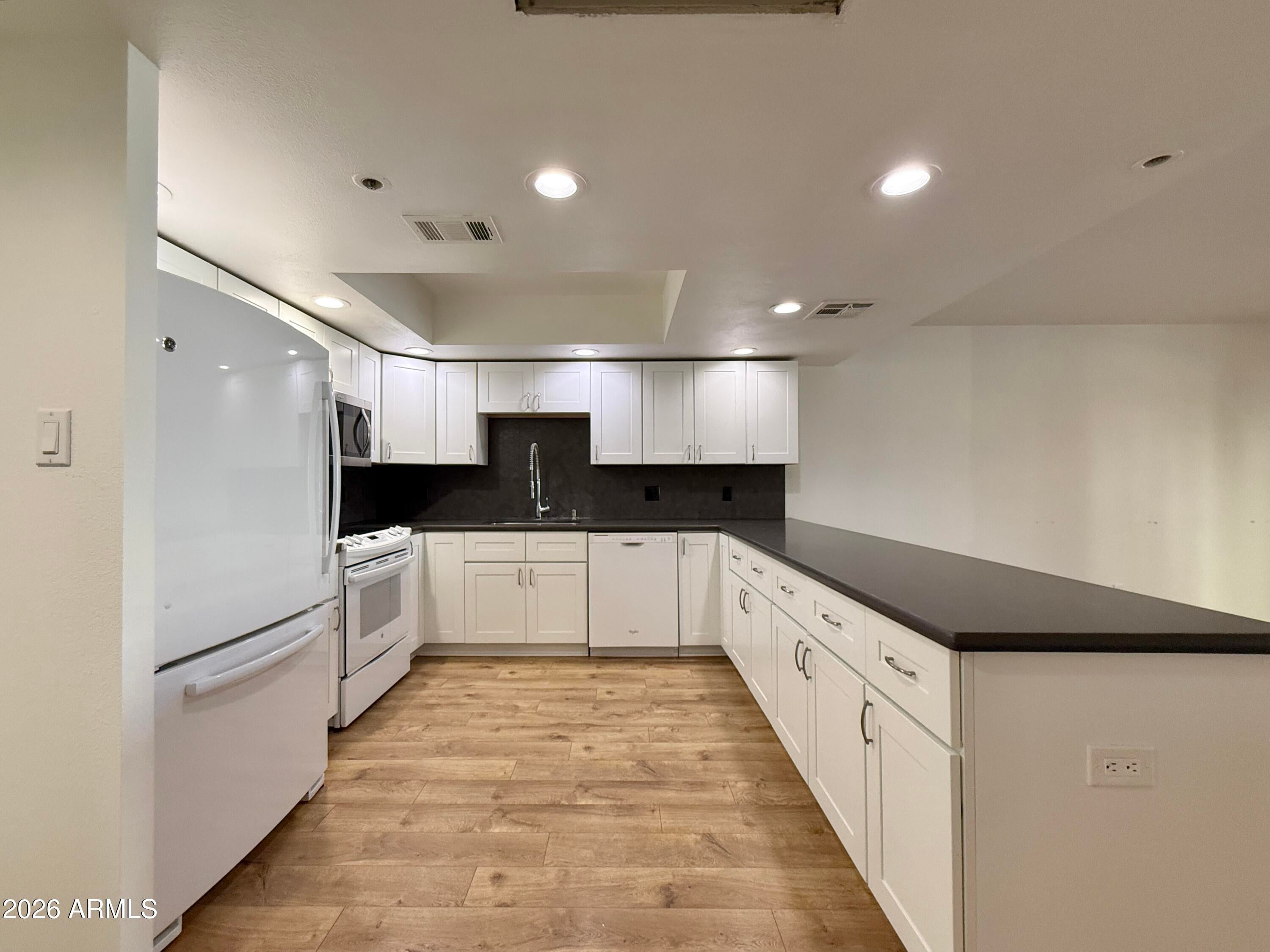 7850 E CAMELBACK Road 209