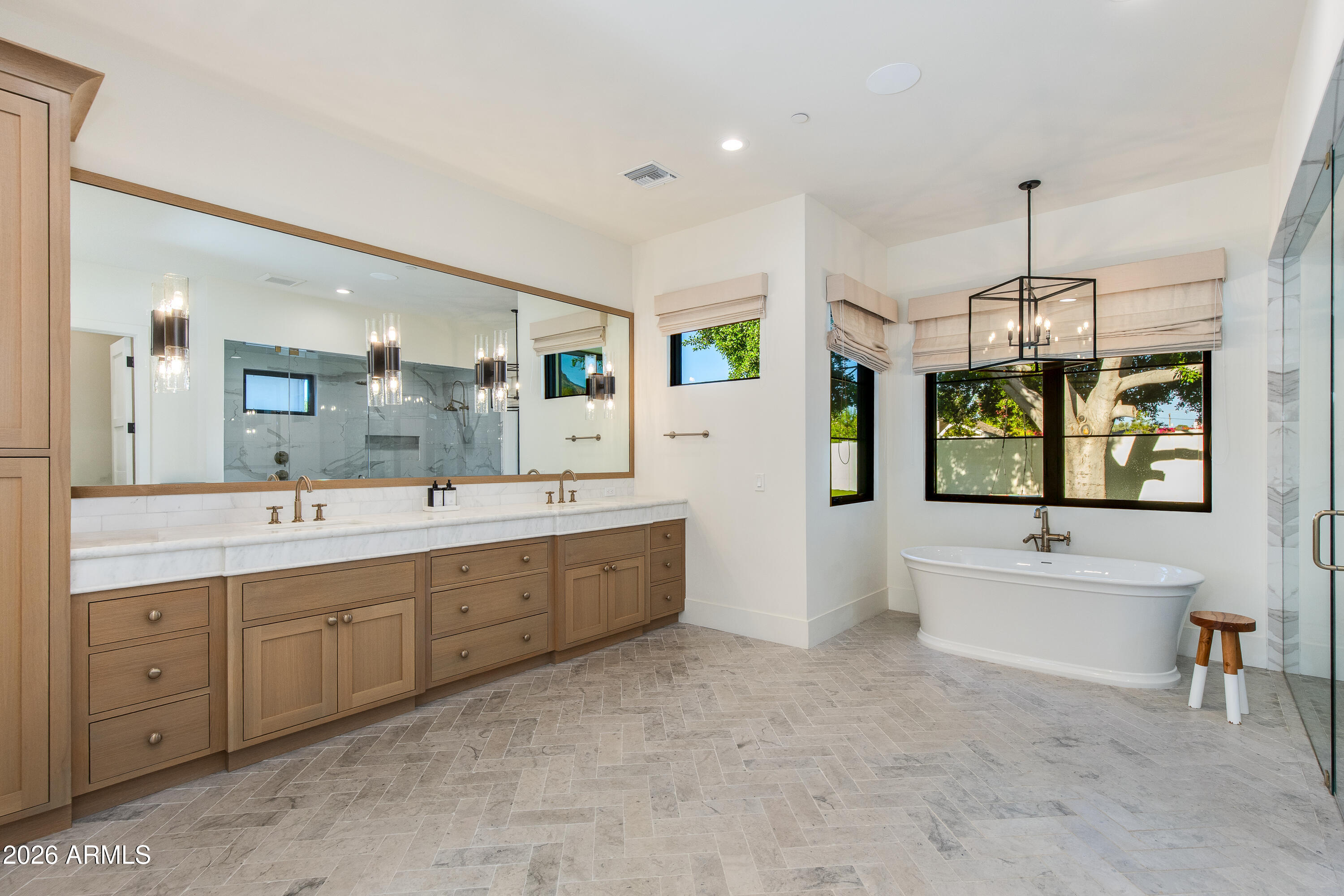 CASA DE CAMELBACK - Residential