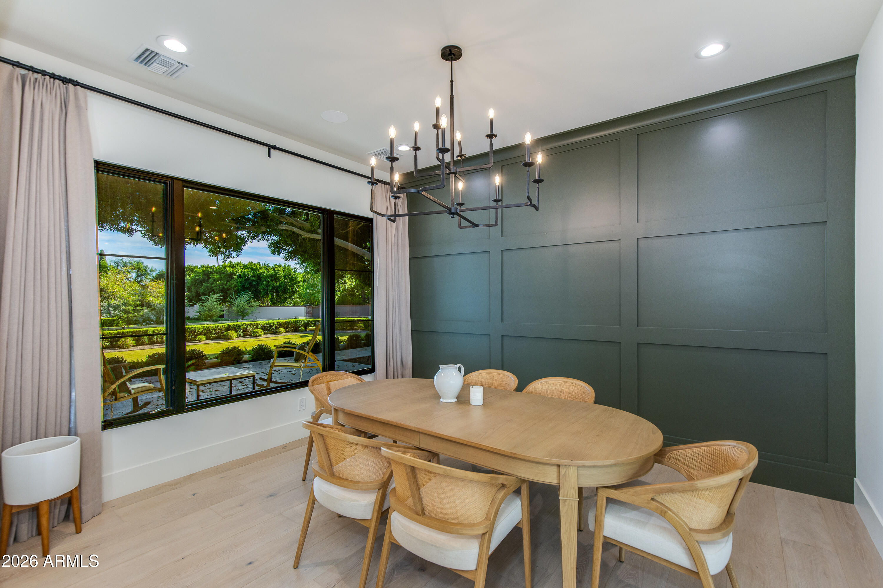 CASA DE CAMELBACK - Residential