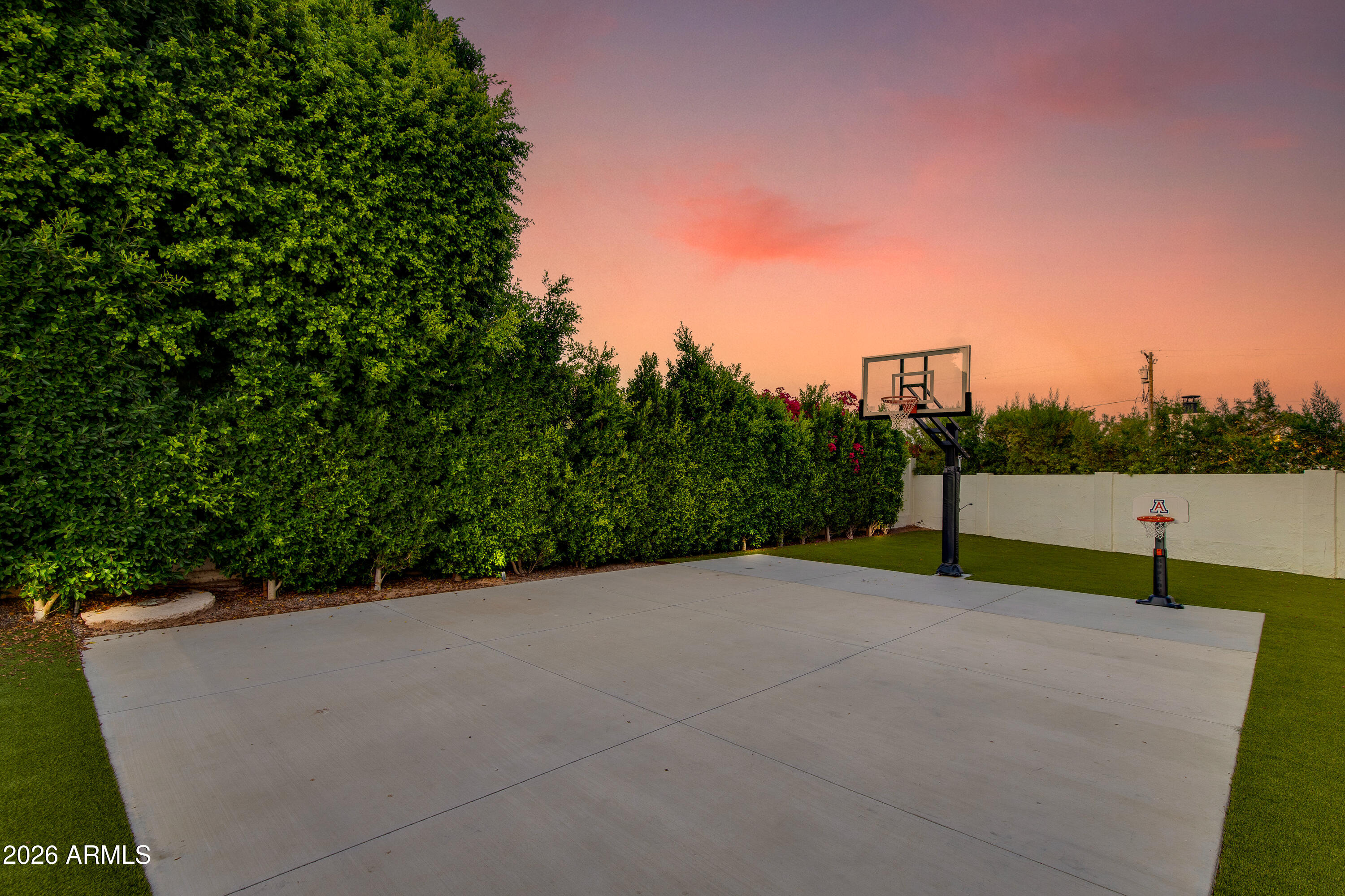 CASA DE CAMELBACK - Residential
