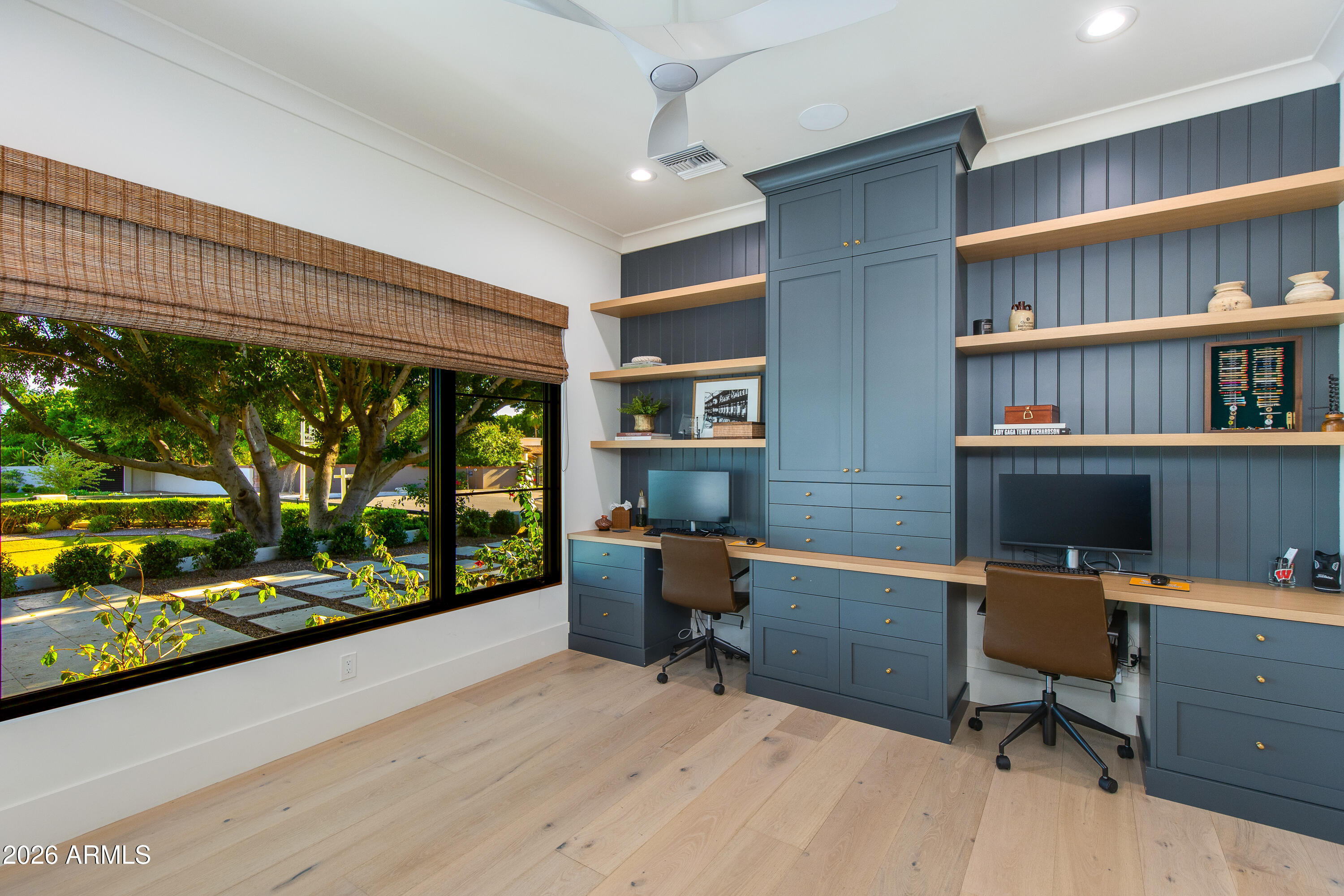 CASA DE CAMELBACK - Residential
