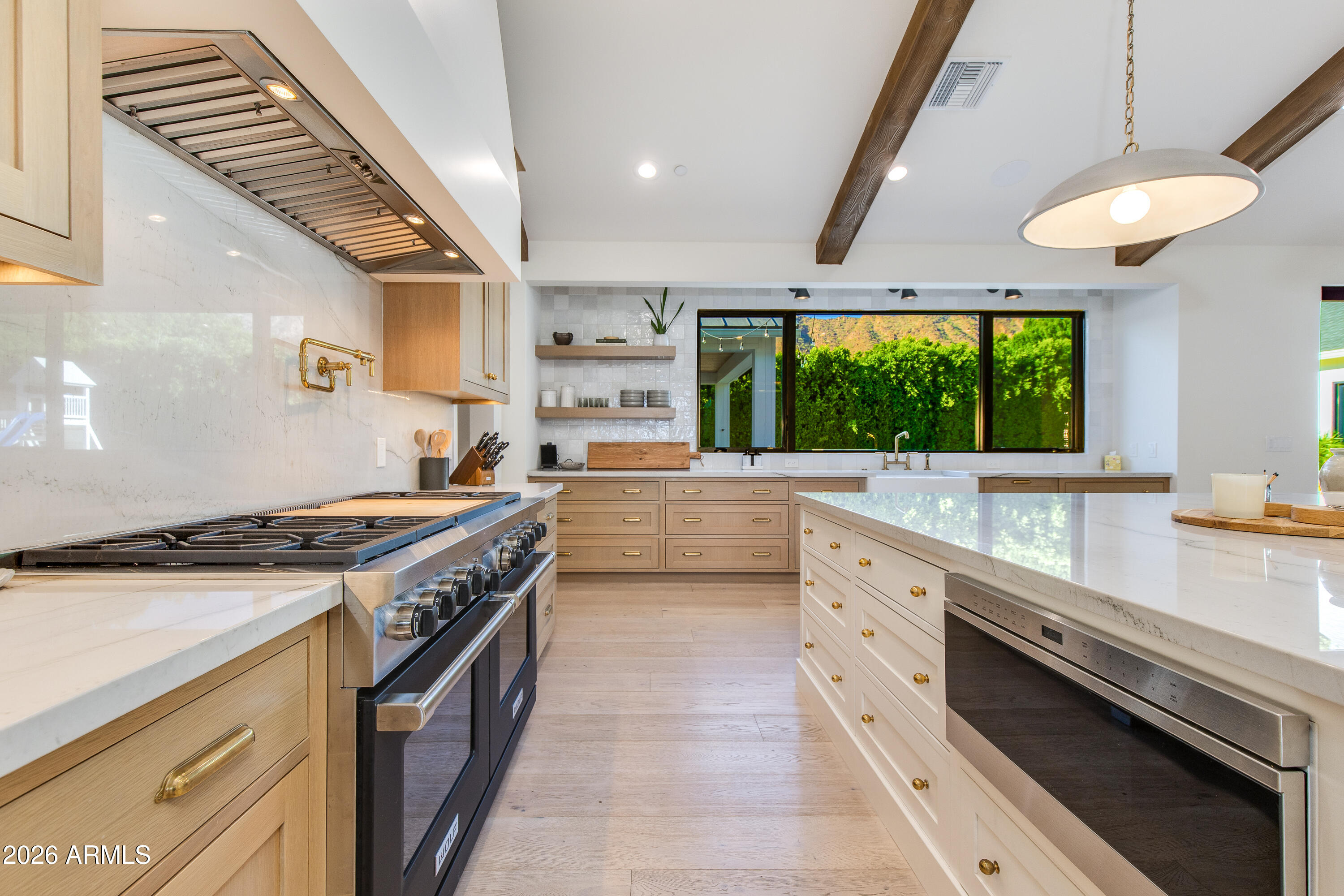 CASA DE CAMELBACK - Residential