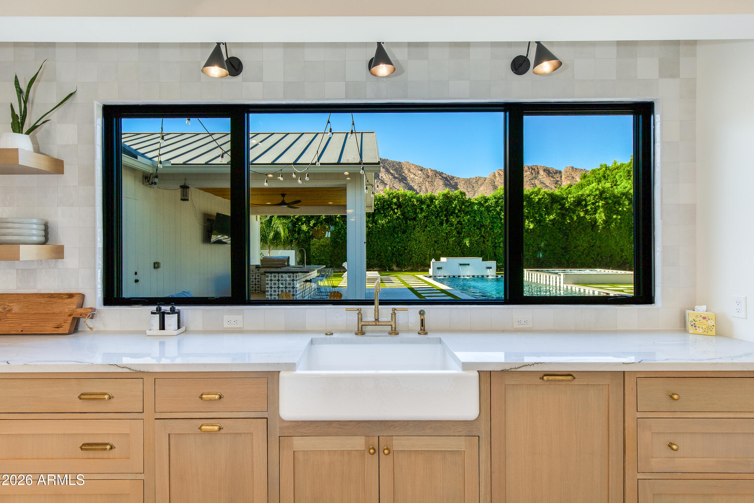 CASA DE CAMELBACK - Residential