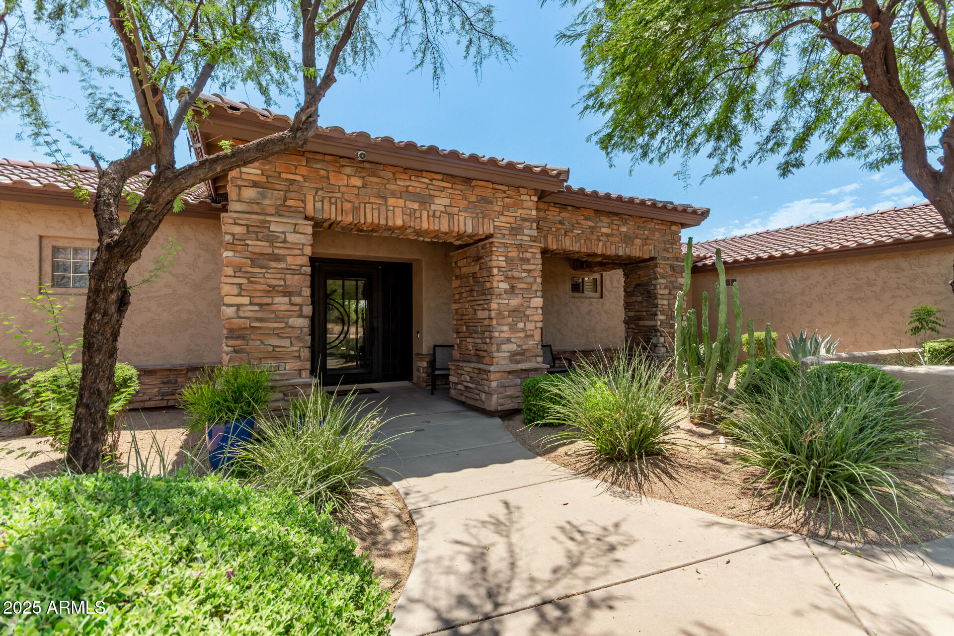 5851 E HEDGEHOG Place