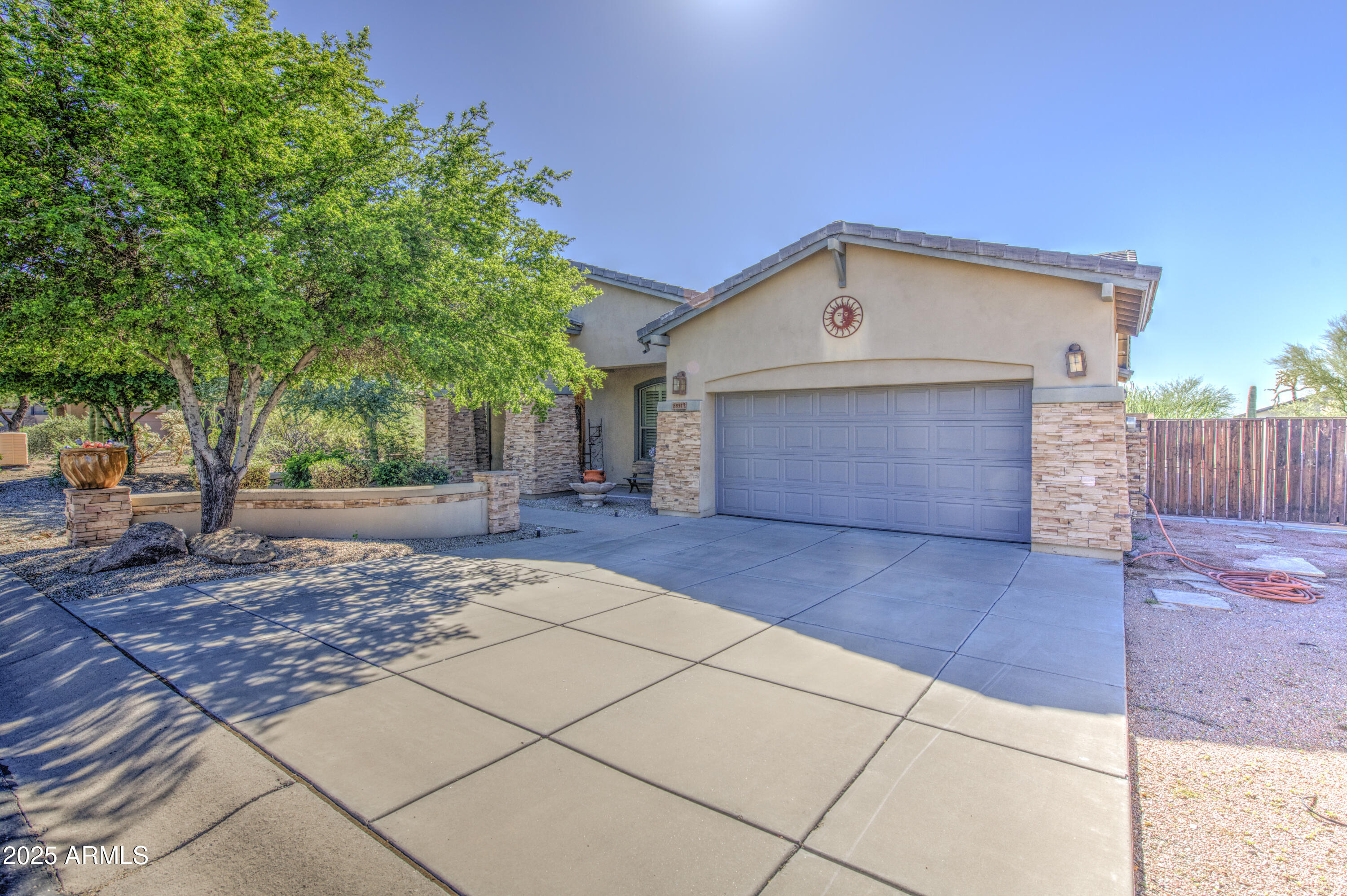 8851 E NORWOOD Street