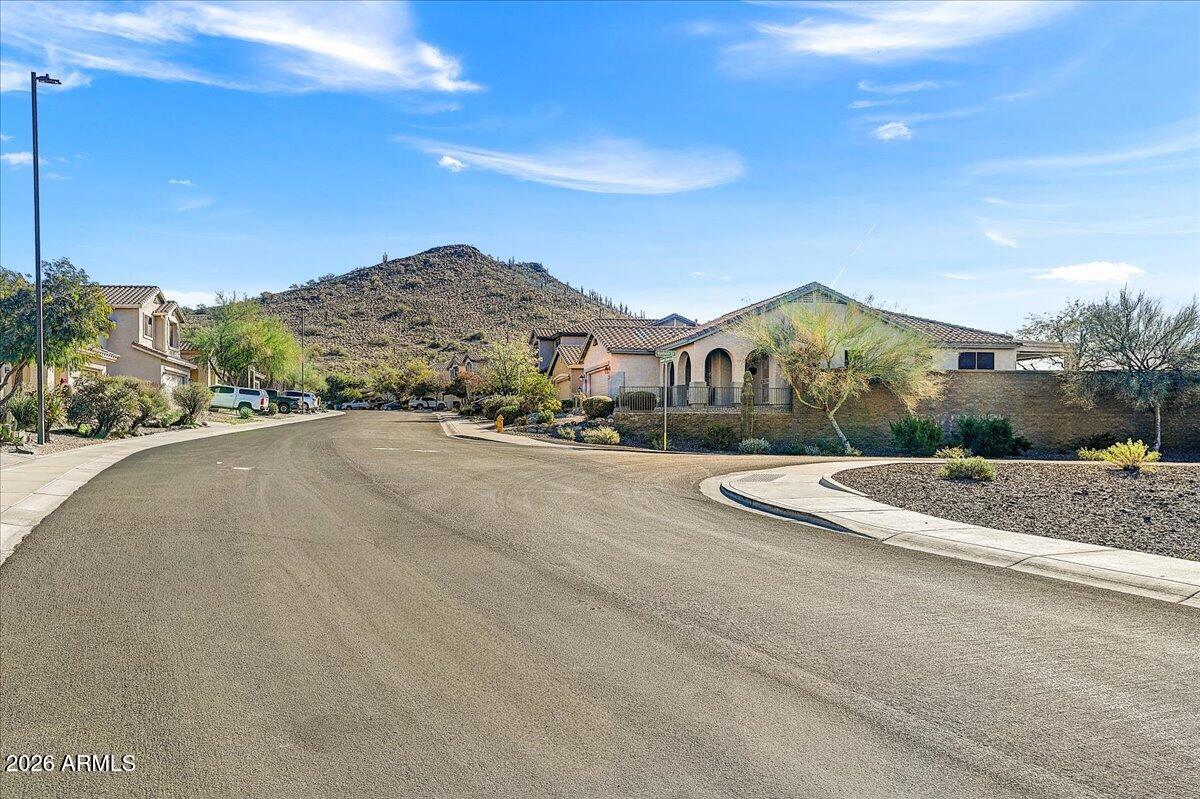 3824 W DESERT CREEK Lane