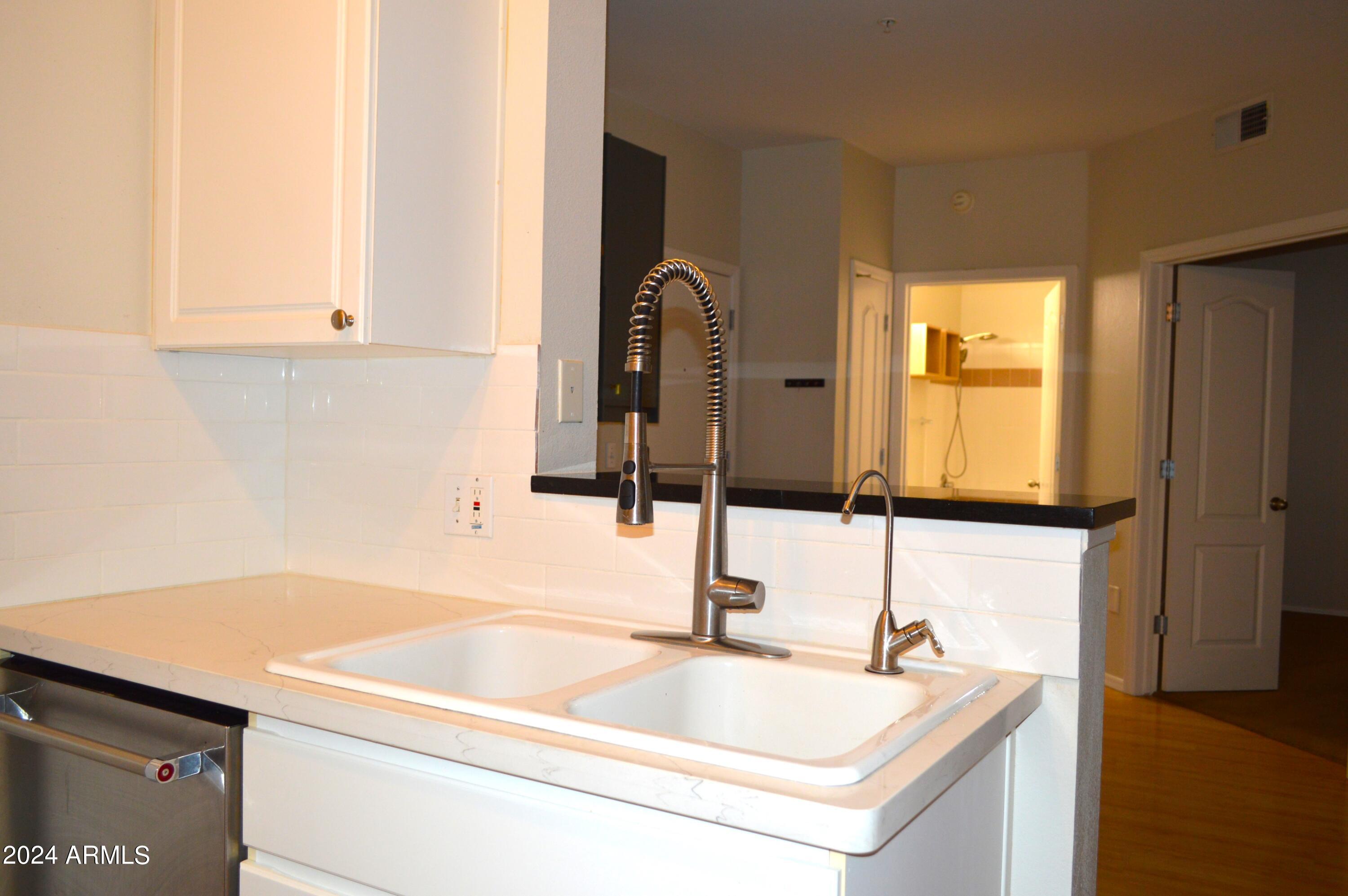 1701 E COLTER Street 263