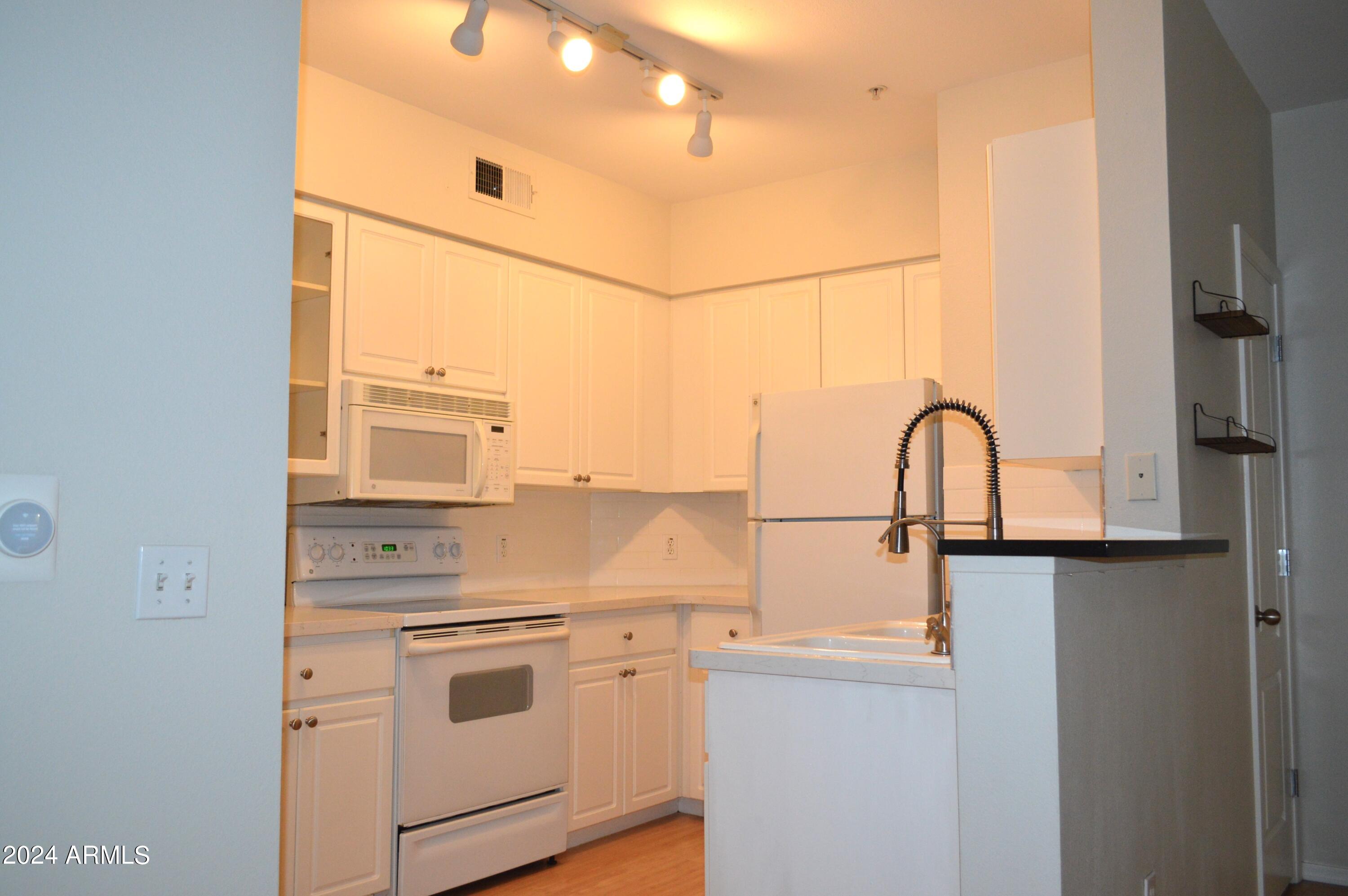 1701 E COLTER Street 263