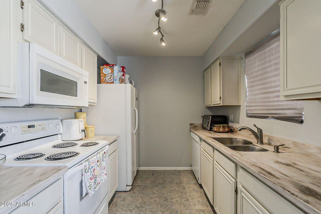 Photo of 2011 S Clubhouse Drive, Casa Grande, AZ 85194 (MLS # 6895381)