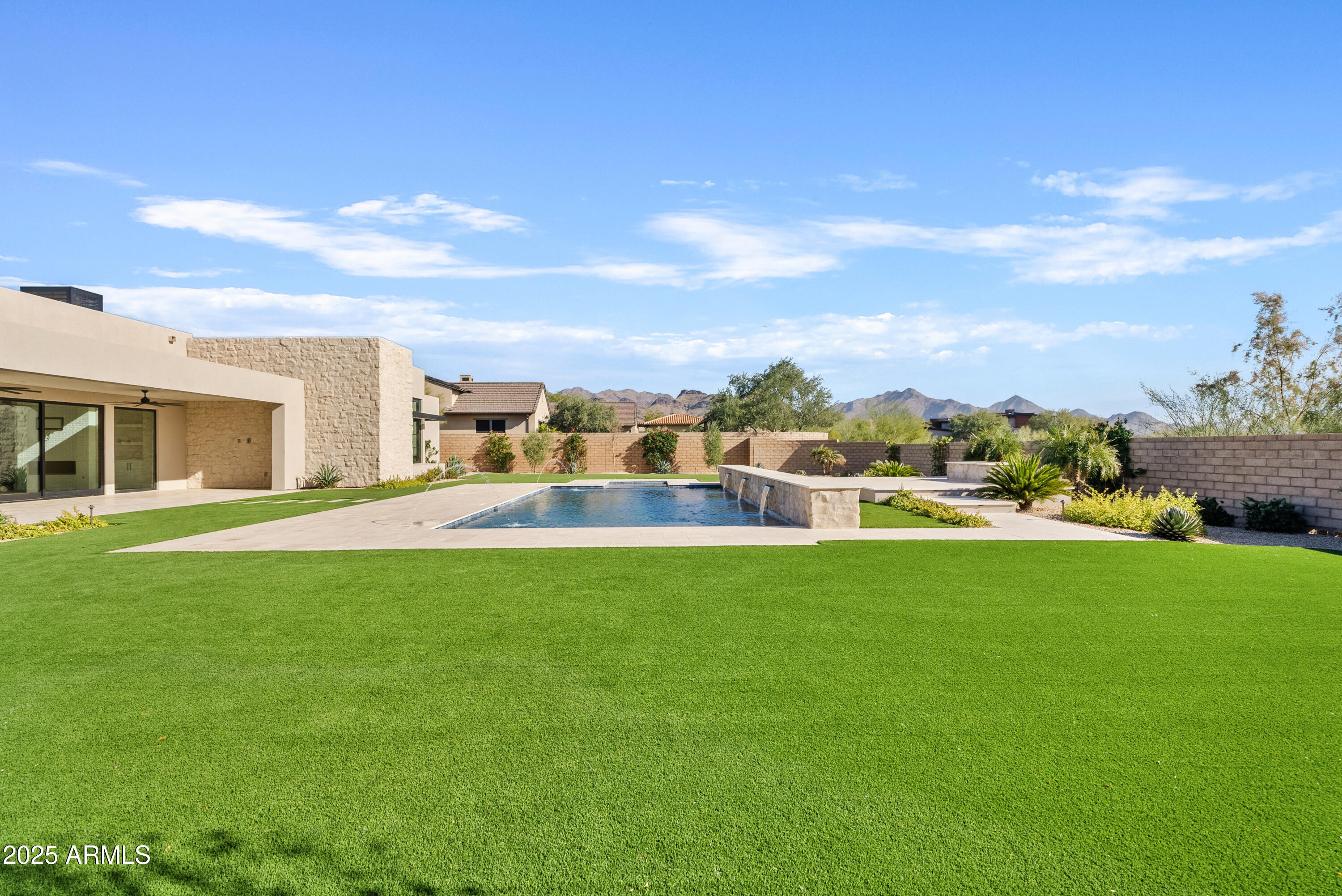 Scottsdale, Arizona 85255, United States, 4 Bedrooms Bedrooms, ,5 BathroomsBathrooms,Residential,Pending,23285