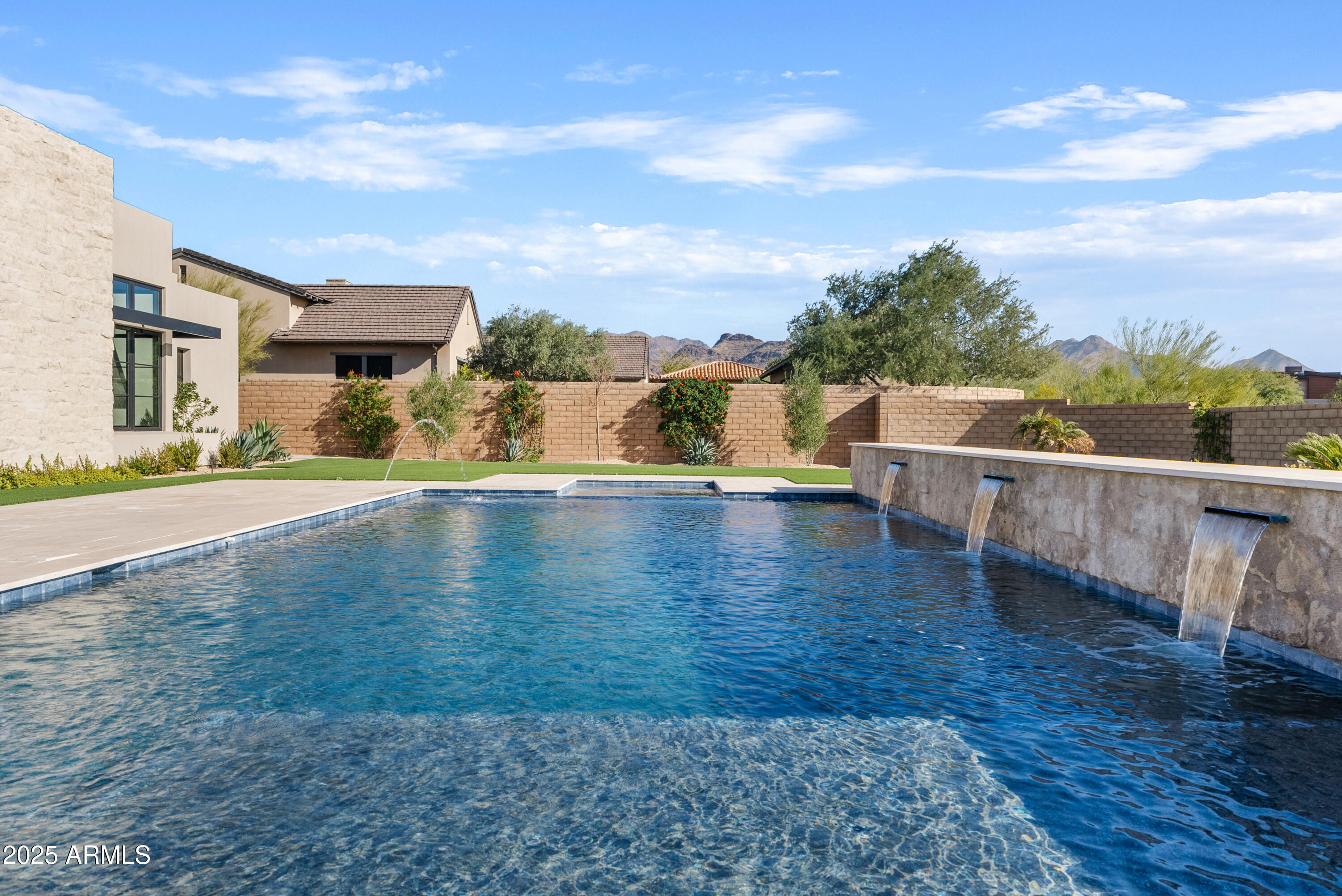 Scottsdale, Arizona 85255, United States, 4 Bedrooms Bedrooms, ,5 BathroomsBathrooms,Residential,Pending,23285