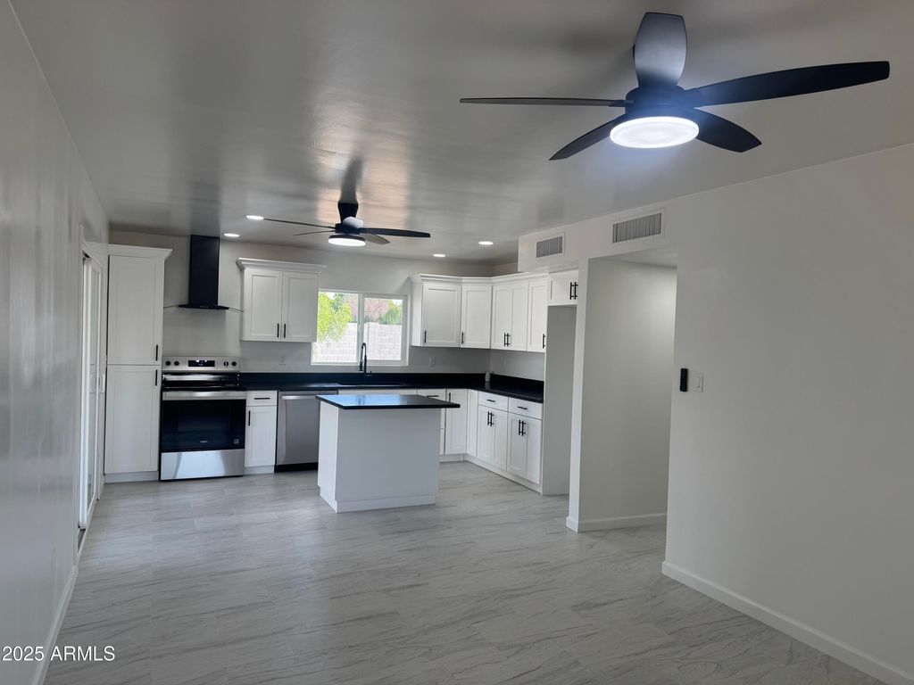 Photo of 9103 N 44th Avenue, Glendale, AZ 85302 (MLS # 6925630)