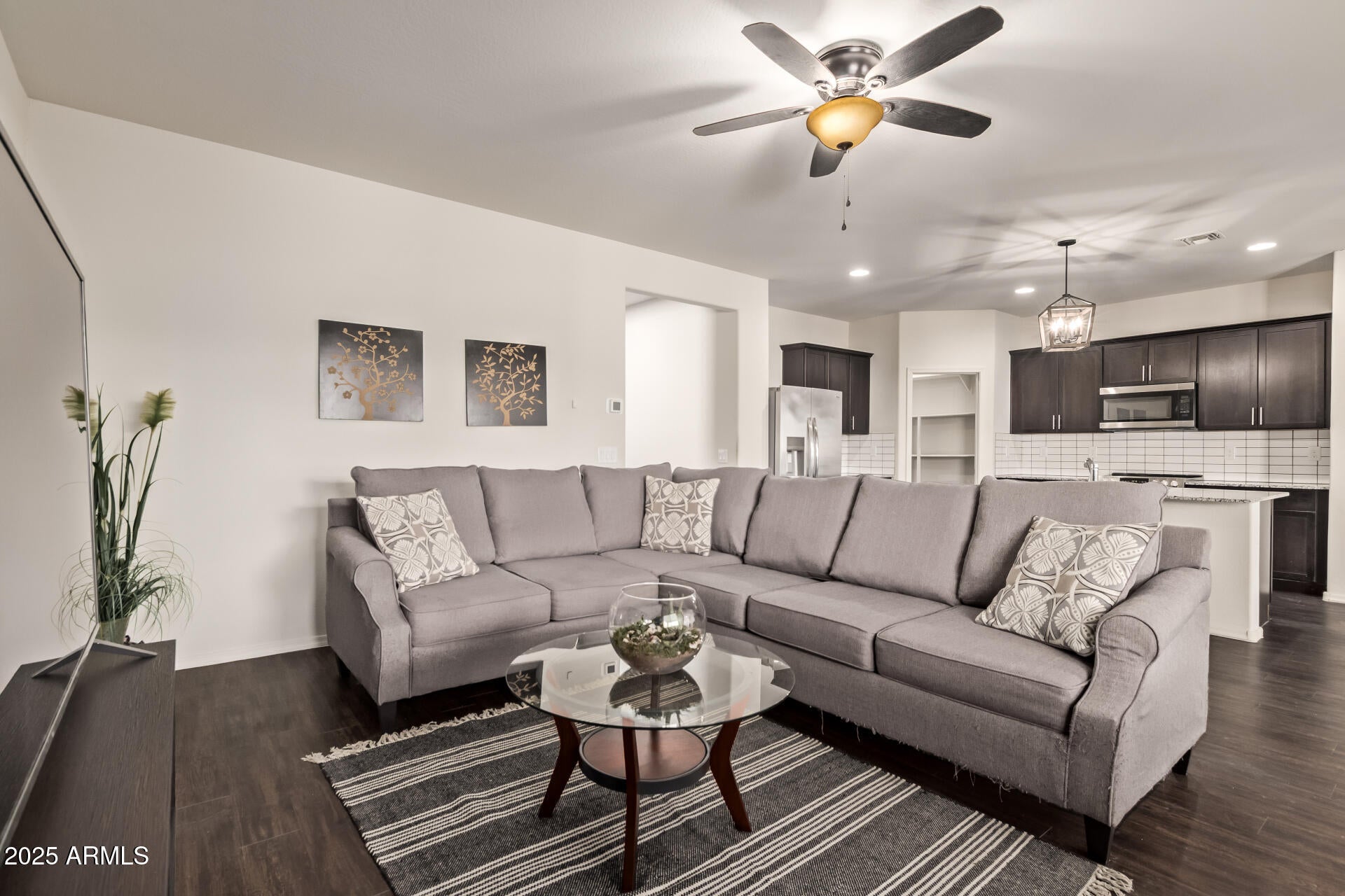 43699 W BUCKHORN Trail