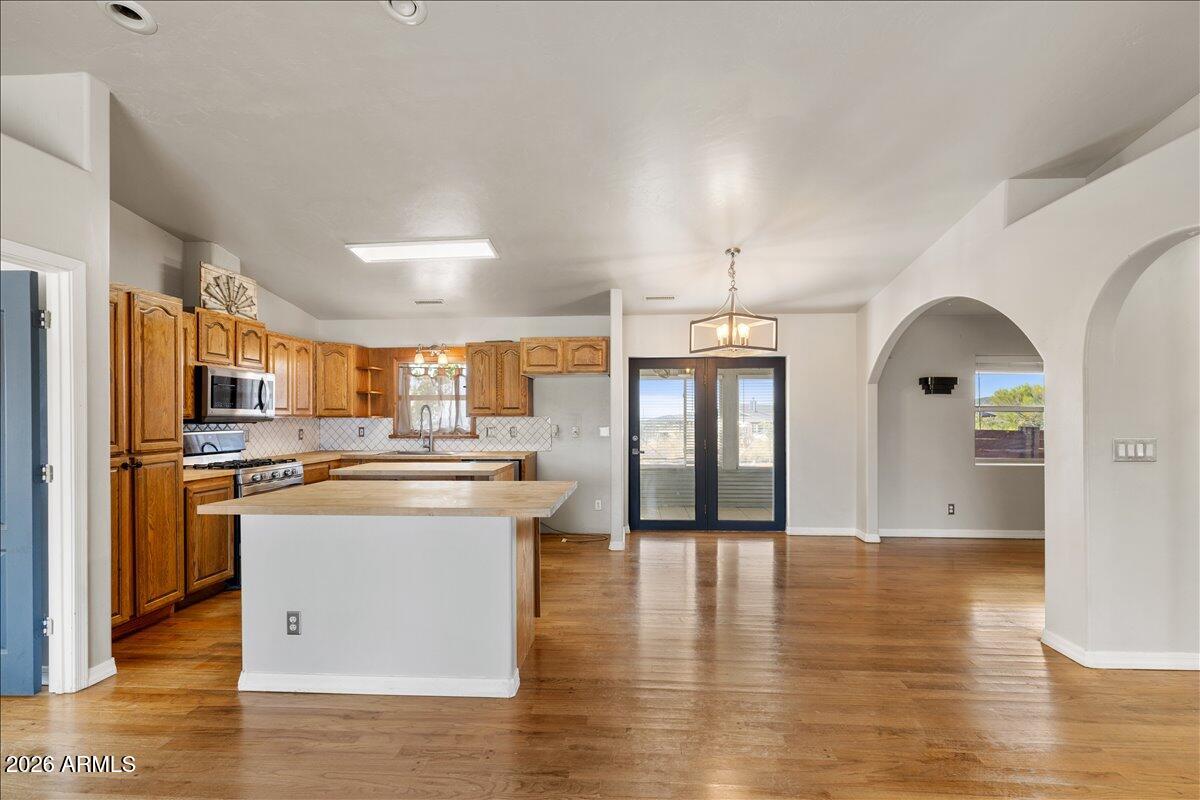 S8 T13N R2E - Residential