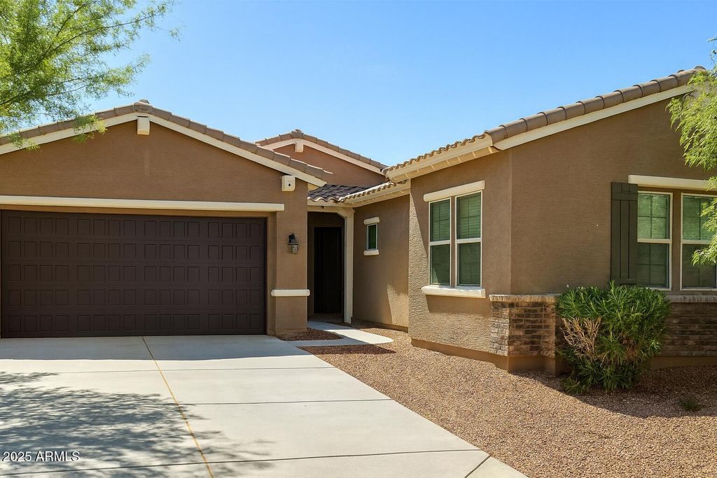 Photo of 17941 W Cassia Way, Goodyear, AZ 85338 (MLS # 6918601)