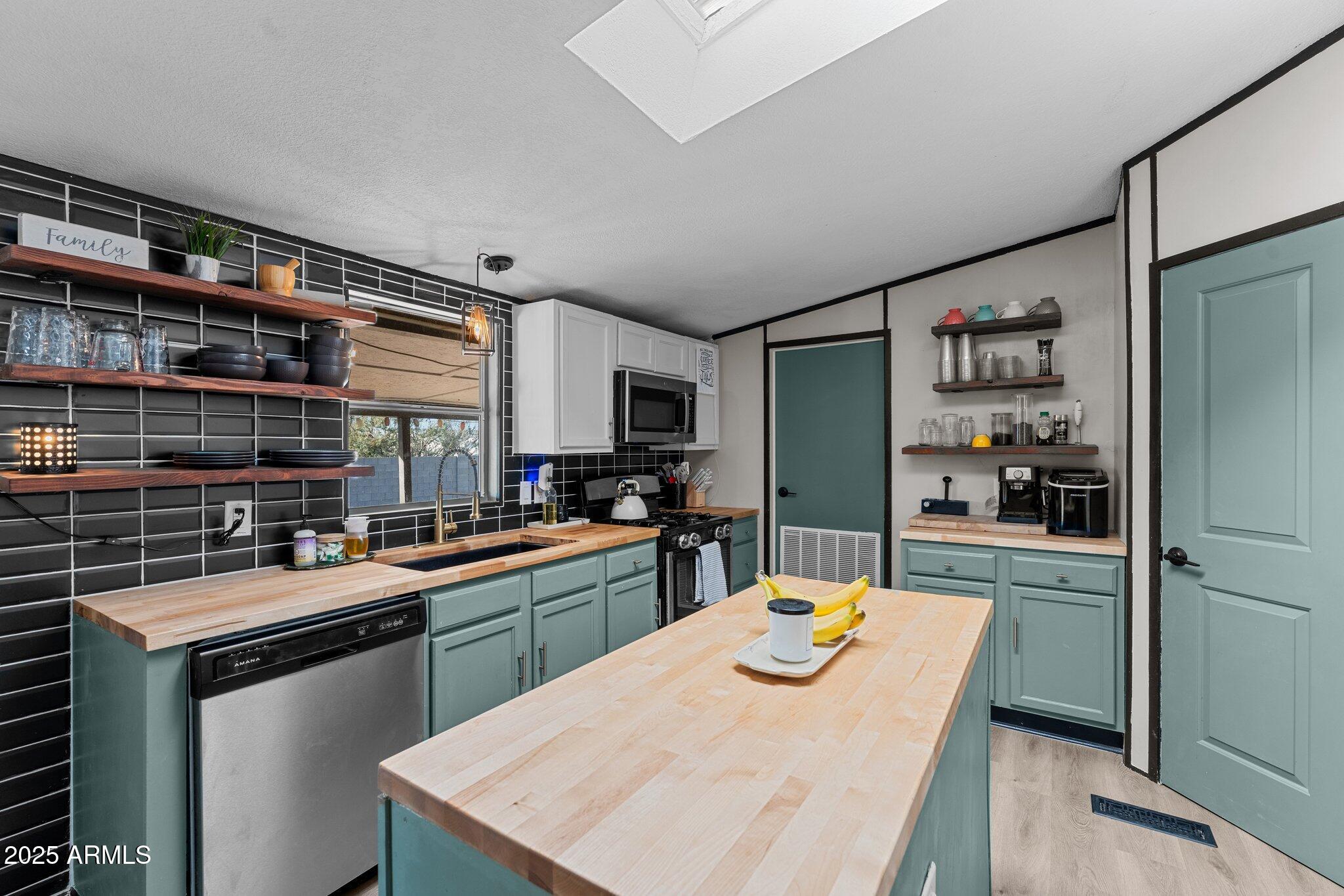 266 W Gompers Circle