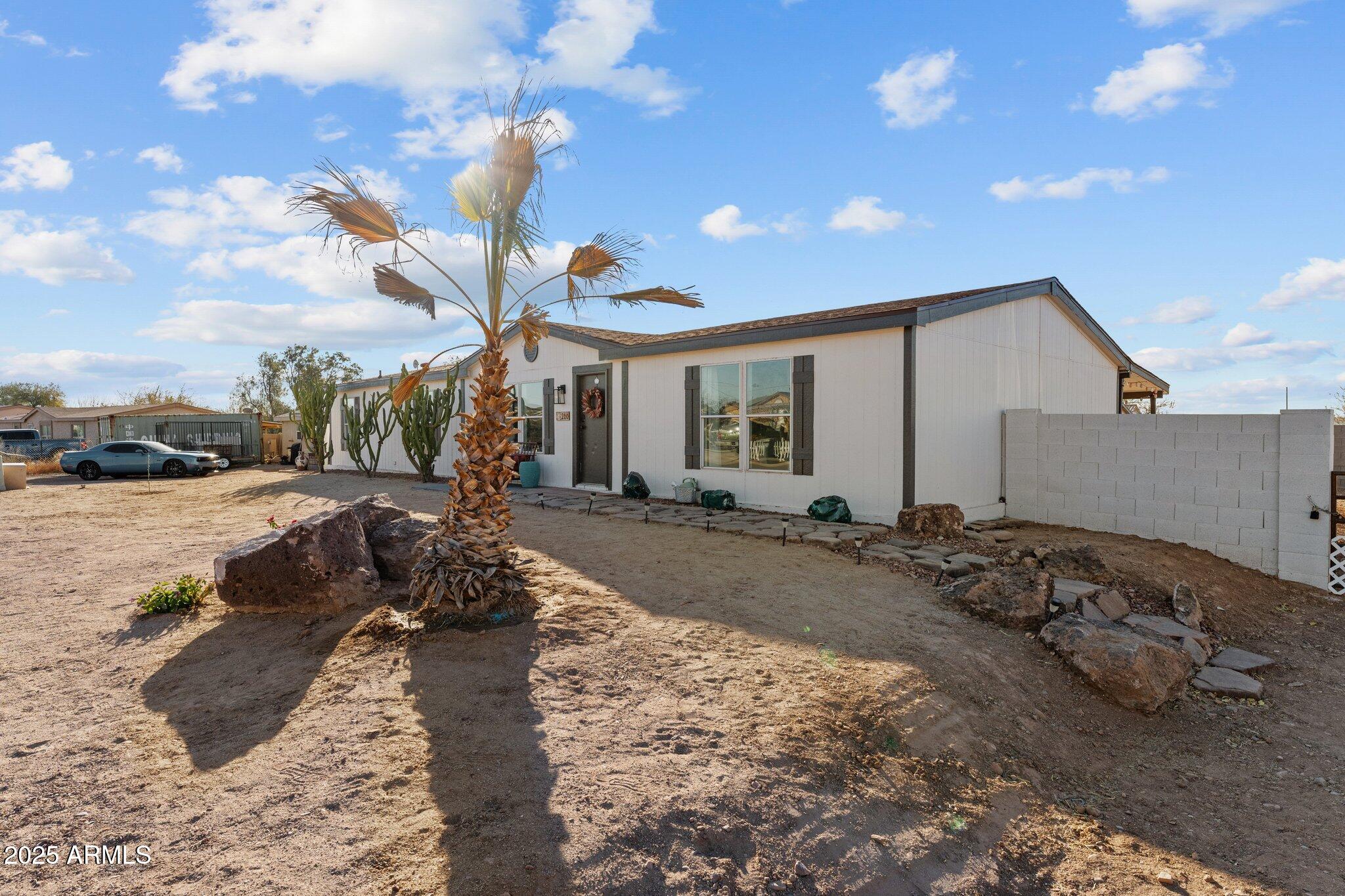 266 W Gompers Circle