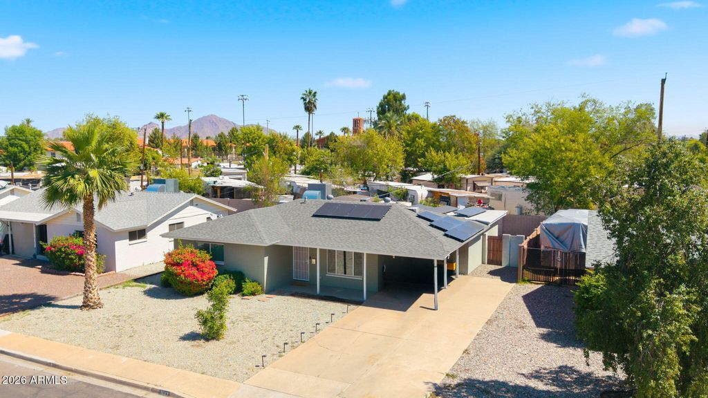 Photo of 1643 N 22nd Place, Phoenix, AZ 85006 (MLS # 7003016)