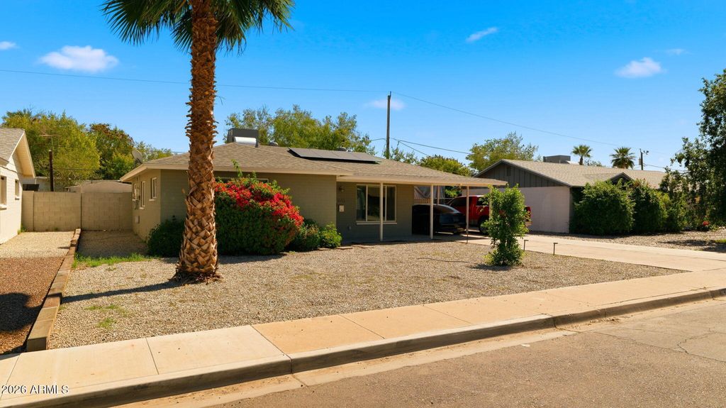 Photo of 1643 N 22nd Place, Phoenix, AZ 85006 (MLS # 7003016)