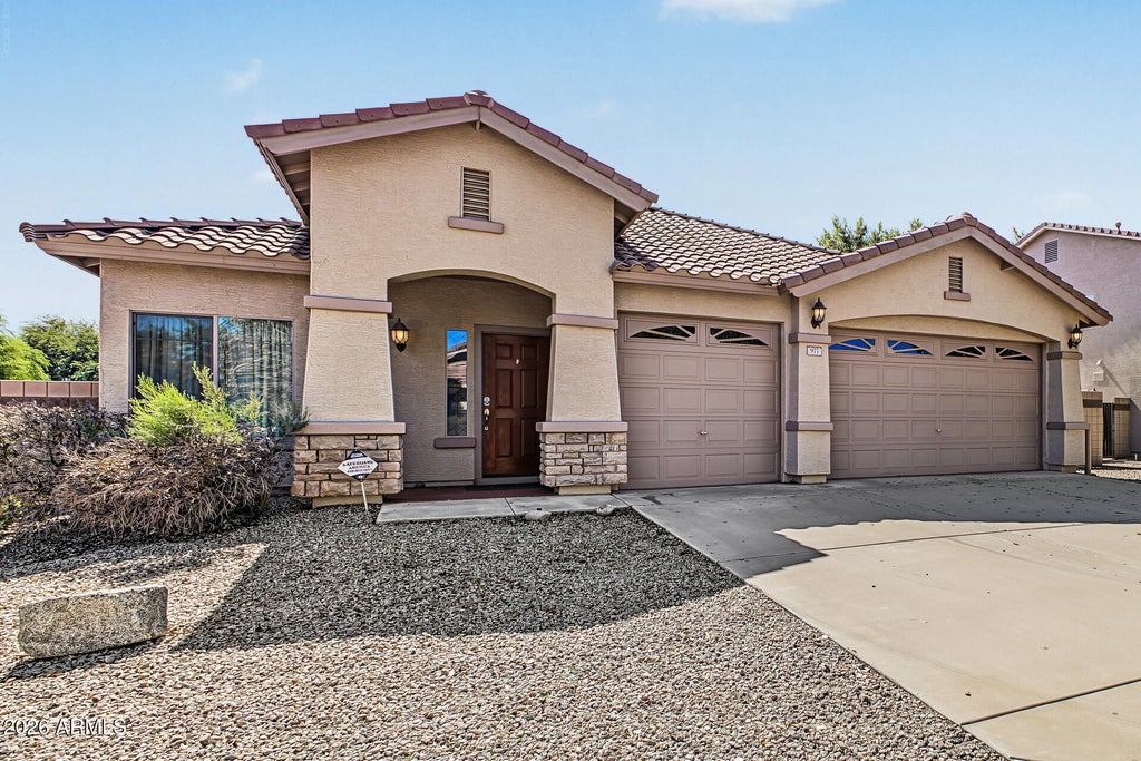 Photo of 977 E Chelsea Drive, San Tan Valley, AZ 85140 (MLS # 7094087)