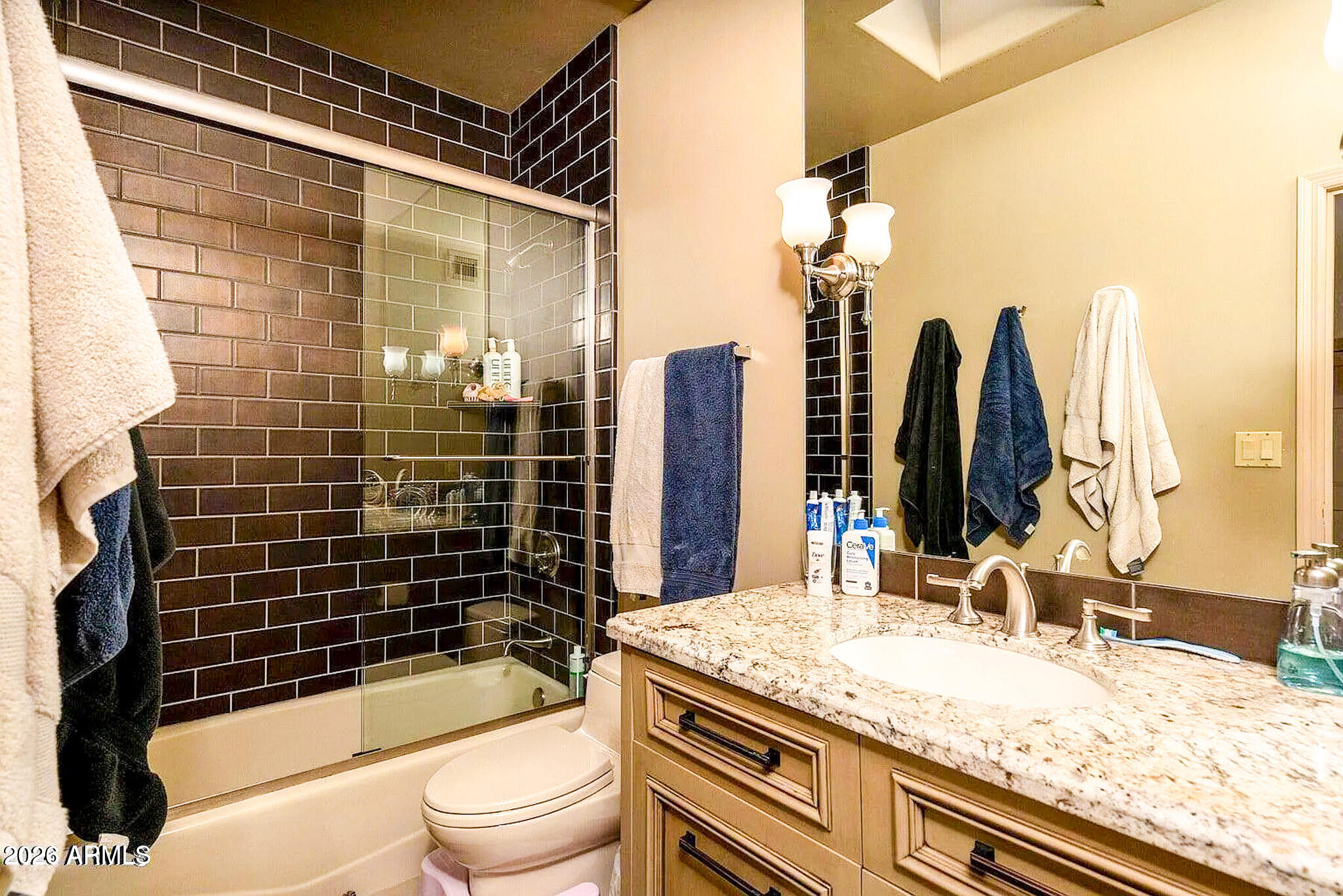 5803 E Via Del Cielo --