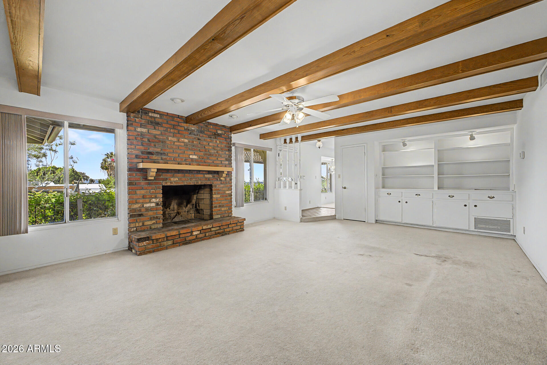 1742 E MOUNTAIN VIEW Road