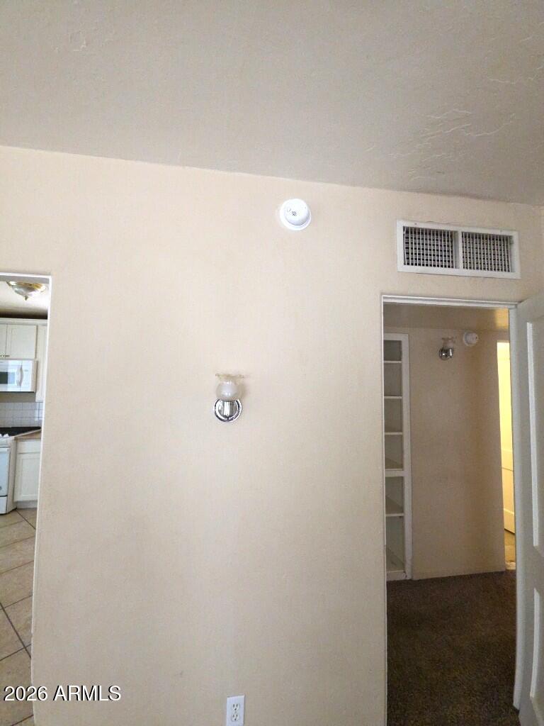 1118 W ROOSEVELT Street # B