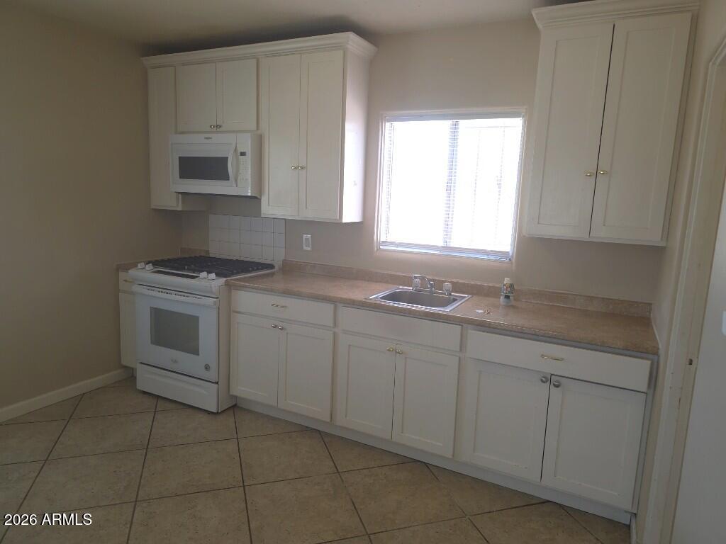 1118 W ROOSEVELT Street # B