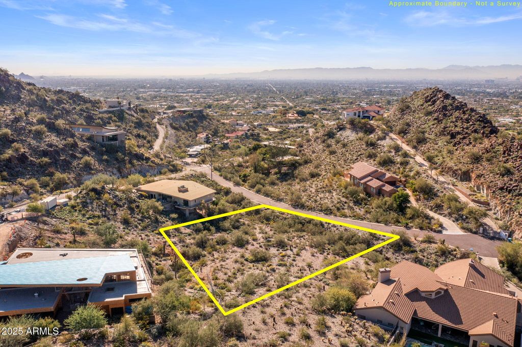 Photo of 6725 N Palm Canyon Drive #11, Phoenix, AZ 85018 (MLS # 7010440)